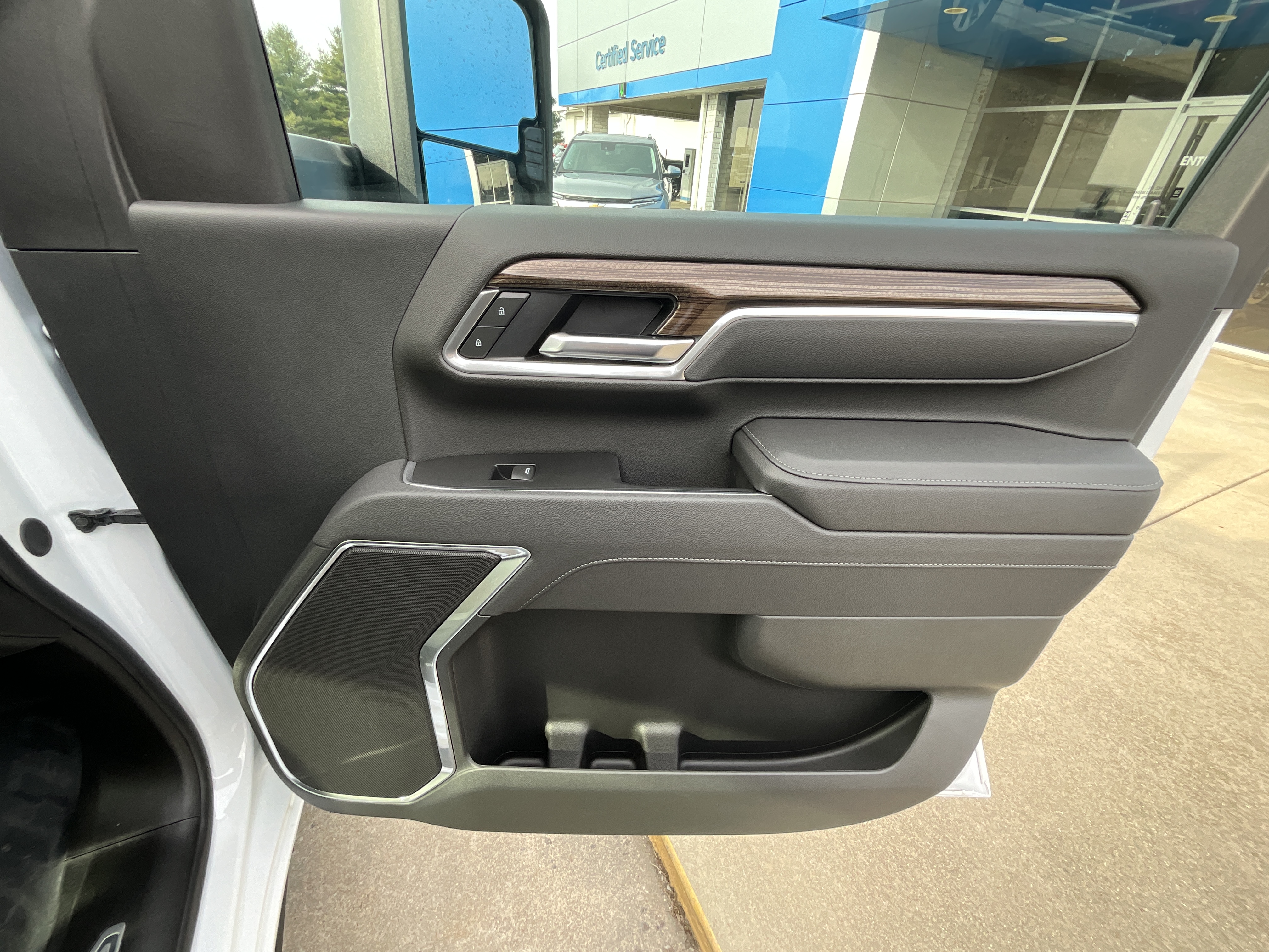 2025 Chevrolet Silverado 3500HD LT - Photo 20