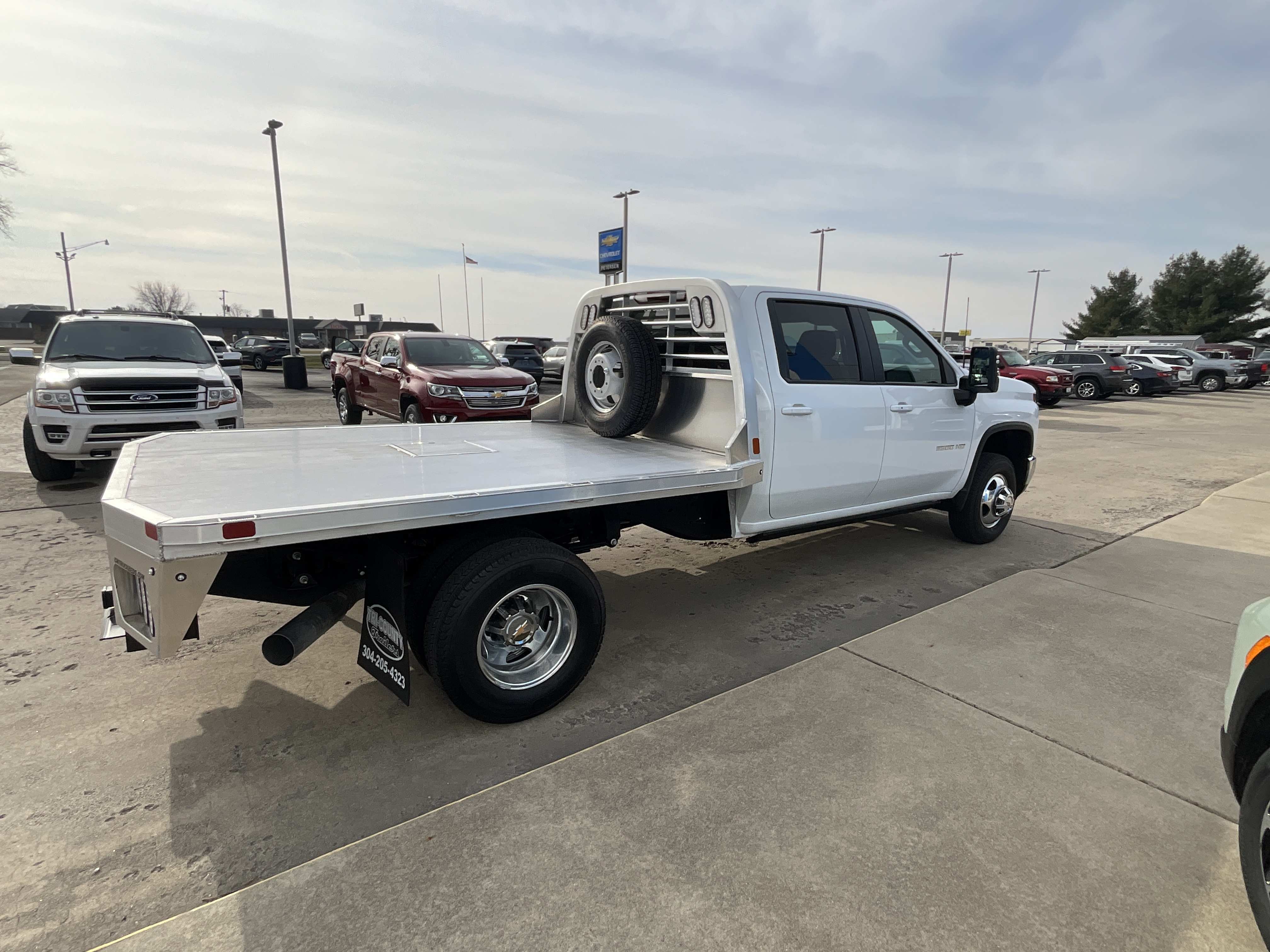 2025 Chevrolet Silverado 3500HD LT - Photo 7