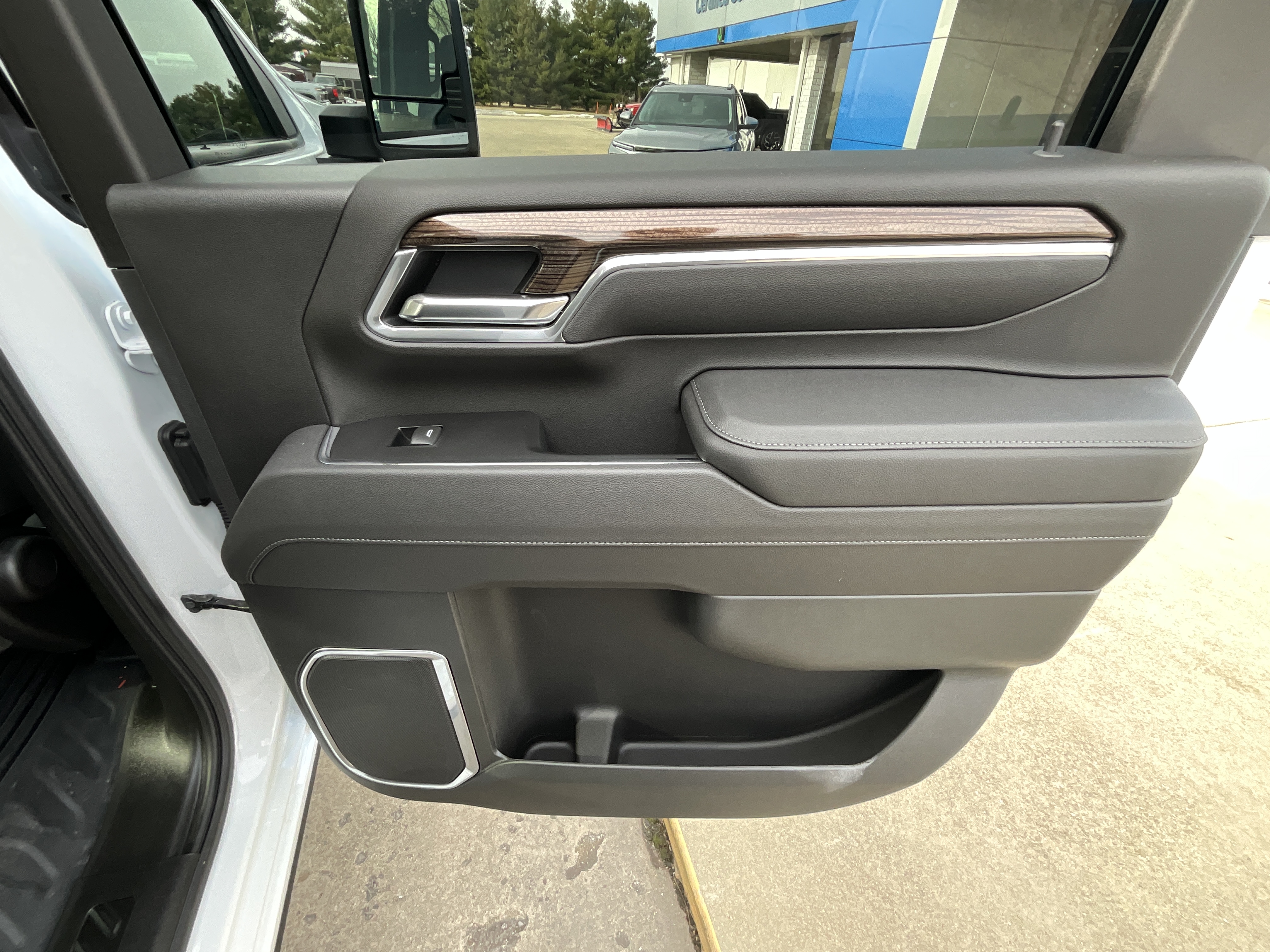 2025 Chevrolet Silverado 3500HD LT - Photo 24