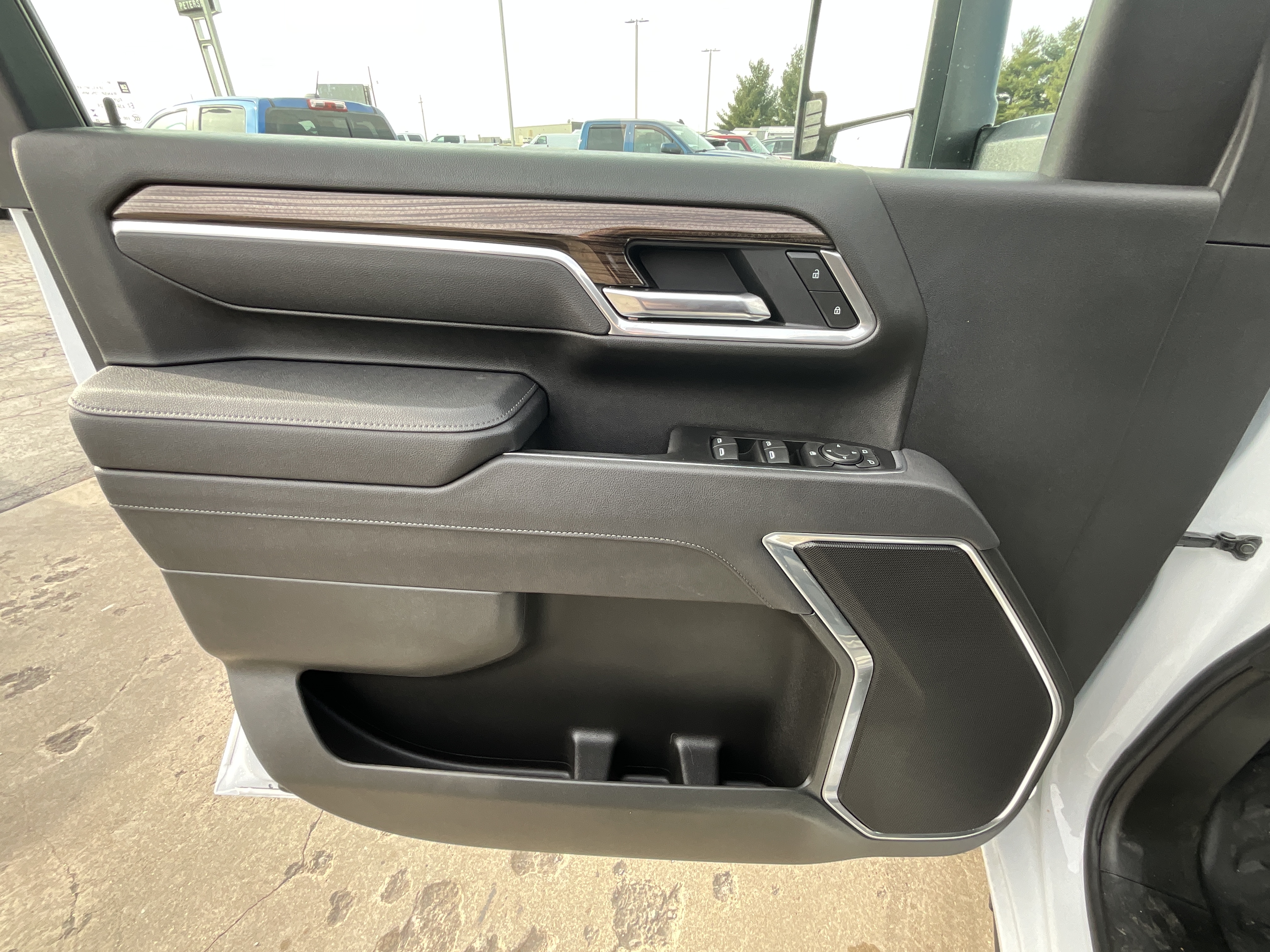 2025 Chevrolet Silverado 3500HD LT - Photo 16