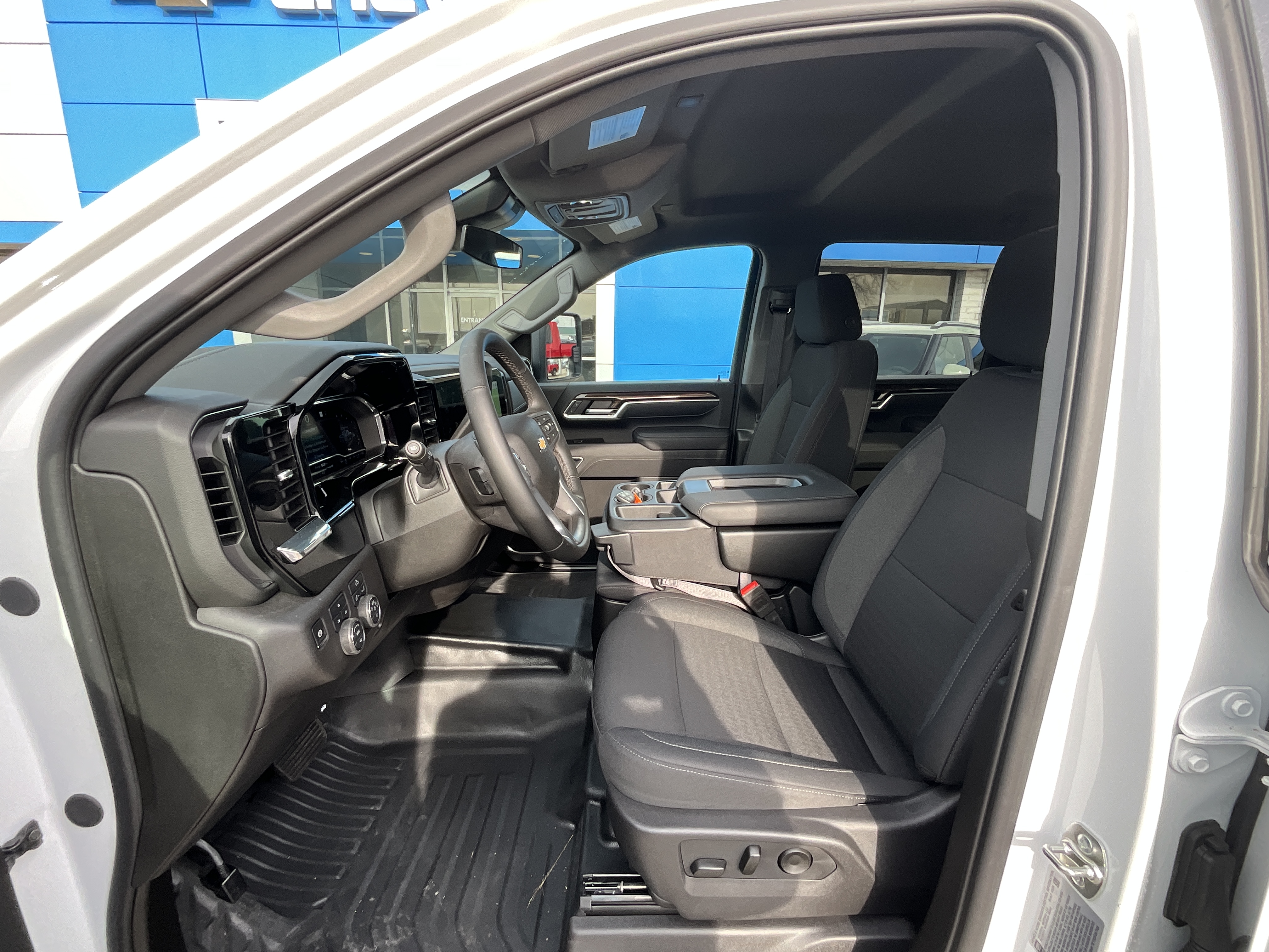 2025 Chevrolet Silverado 3500HD LT - Photo 10