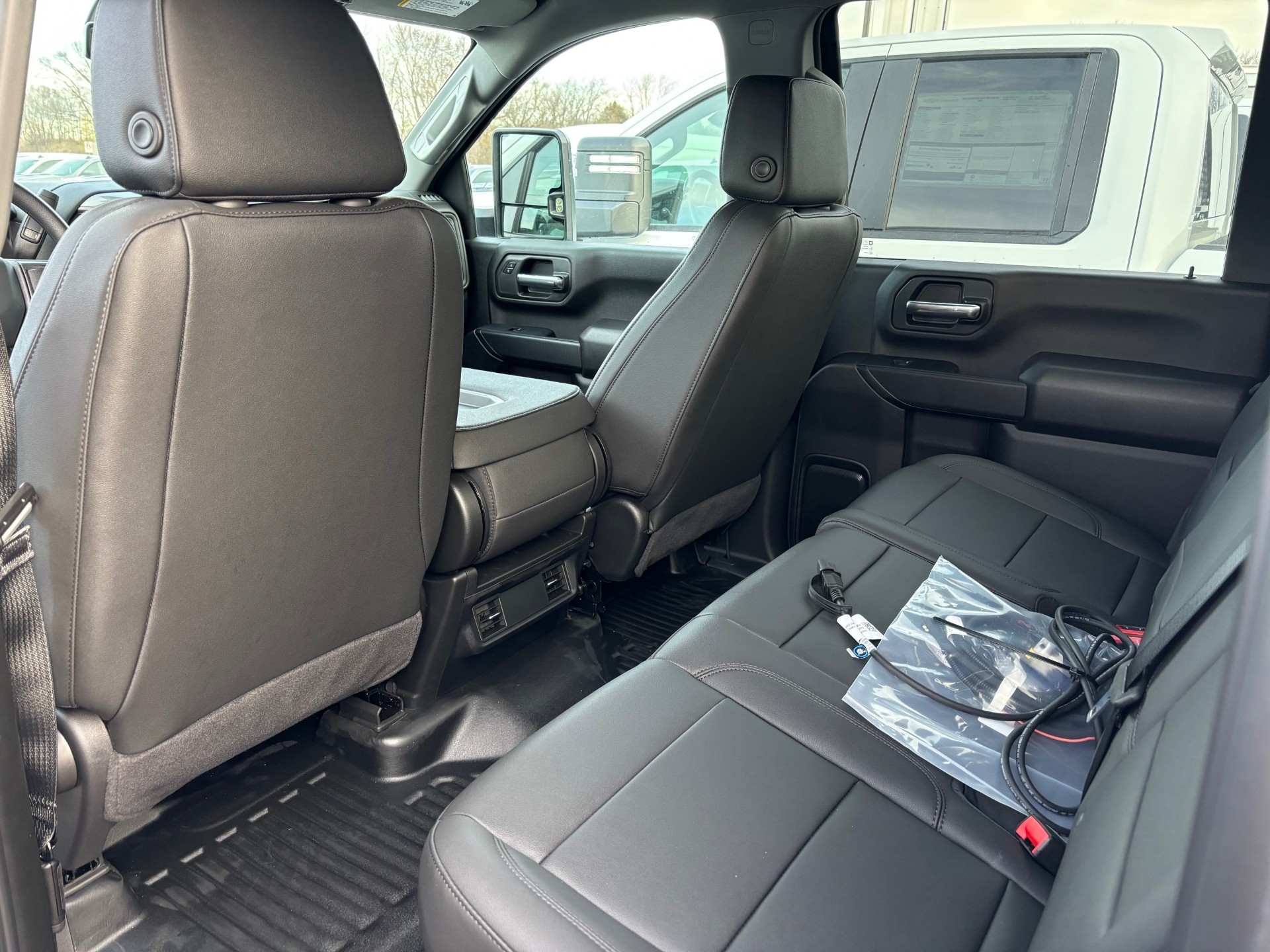 2024 Chevrolet Silverado 2500HD photo 4