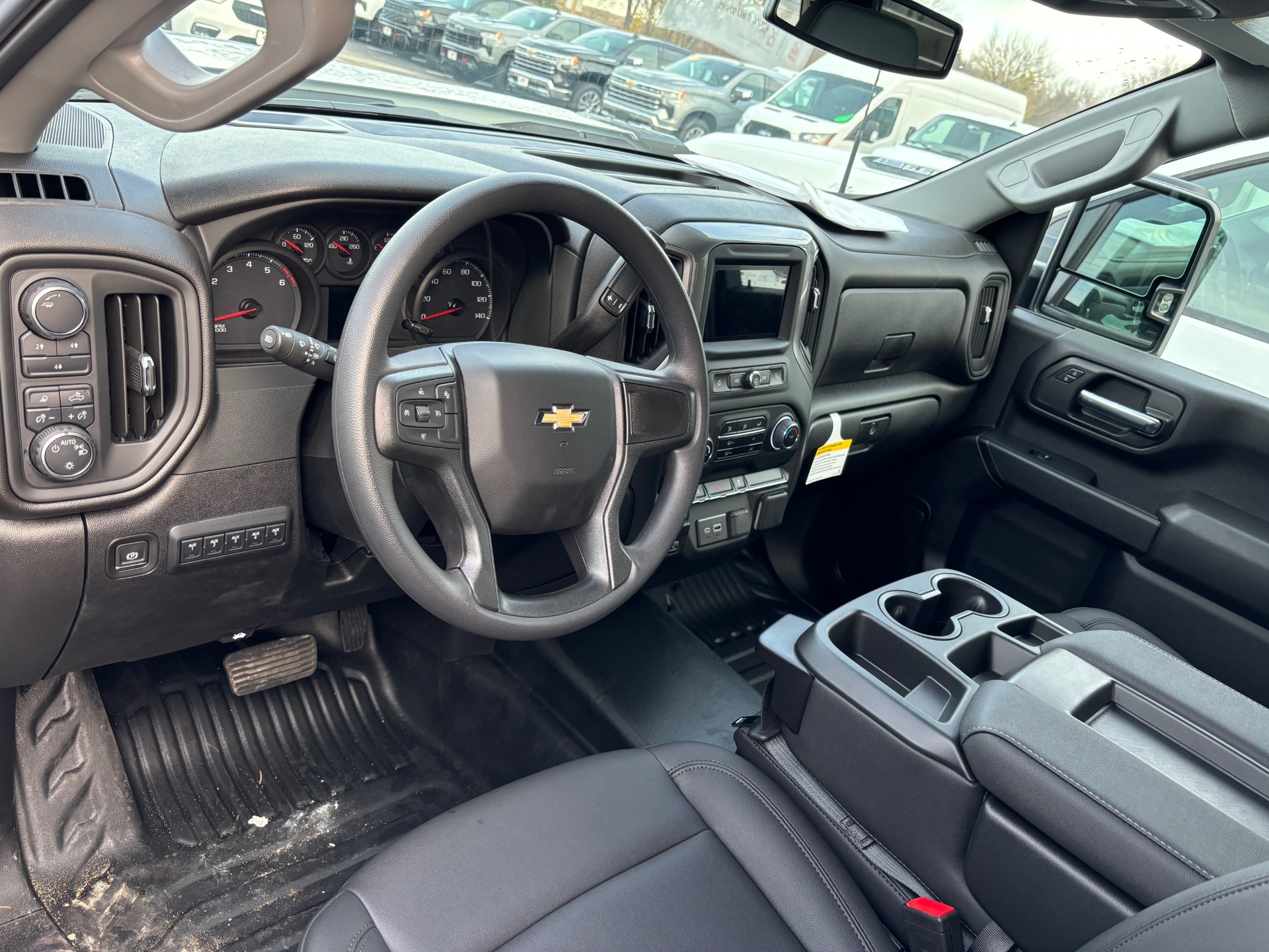 2024 Chevrolet Silverado 2500HD photo 3