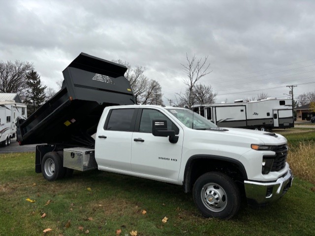 2024 Chevrolet Silverado 3500HD Work Truck photo 2
