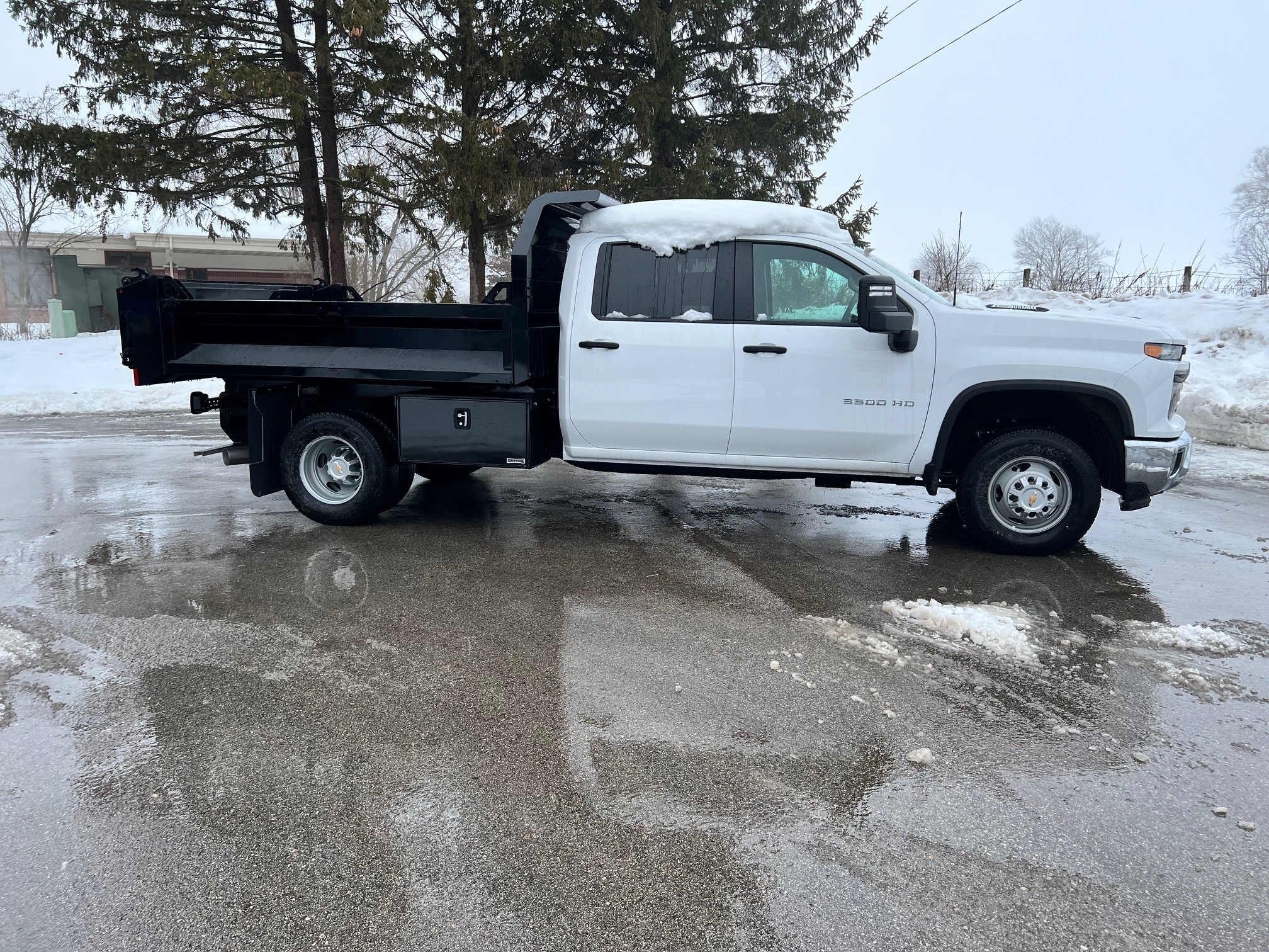 New 2024 Chevrolet Silverado 3500 HD Chassis Cab Work Truck Crew Cab in
