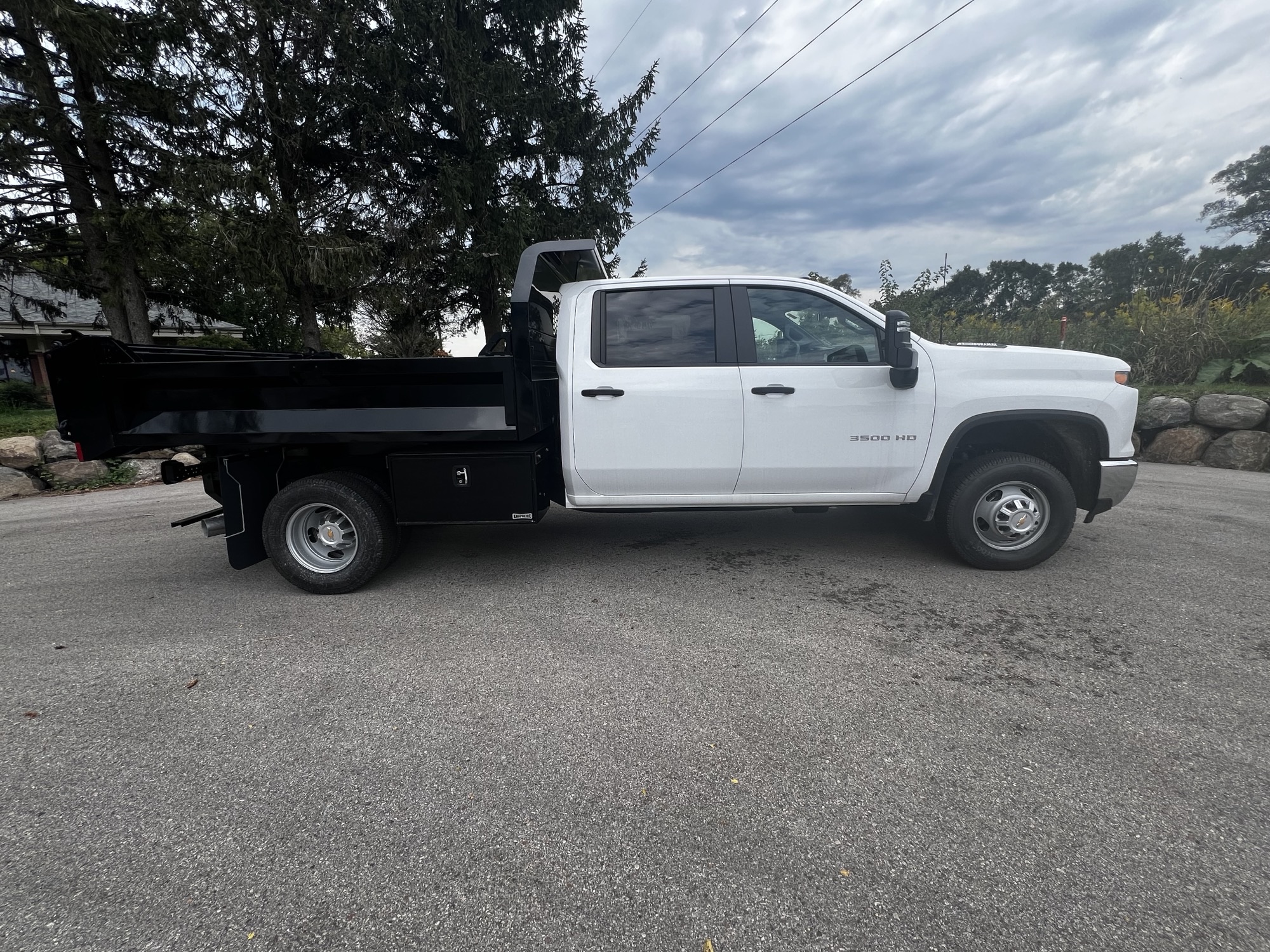 2024 Chevrolet Silverado 3500HD Work Truck photo 2