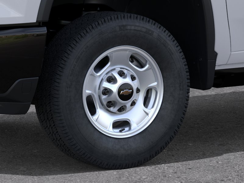 New 2026 Summit White Chevrolet WT image 8