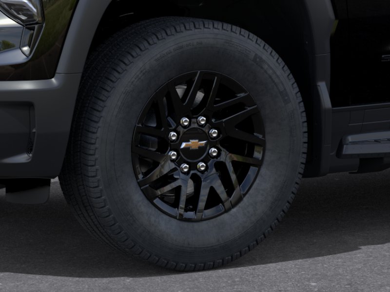 New 2025 Black Chevrolet LT - Extended Range image 31