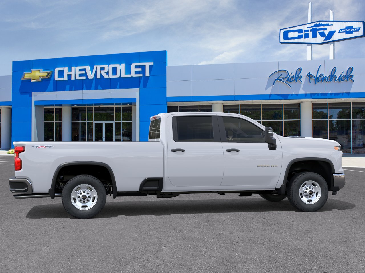 New 2026 Summit White Chevrolet WT image 31