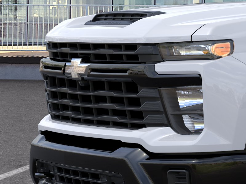 New 2026 Summit White Chevrolet WT image 37
