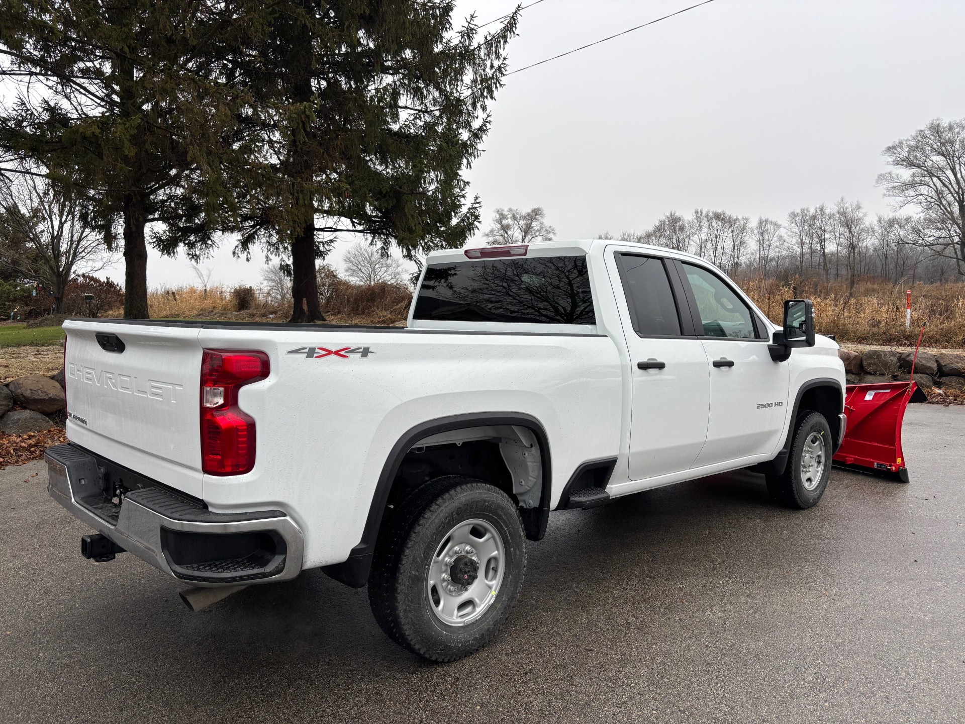 2025 Chevrolet Silverado 2500HD photo 2