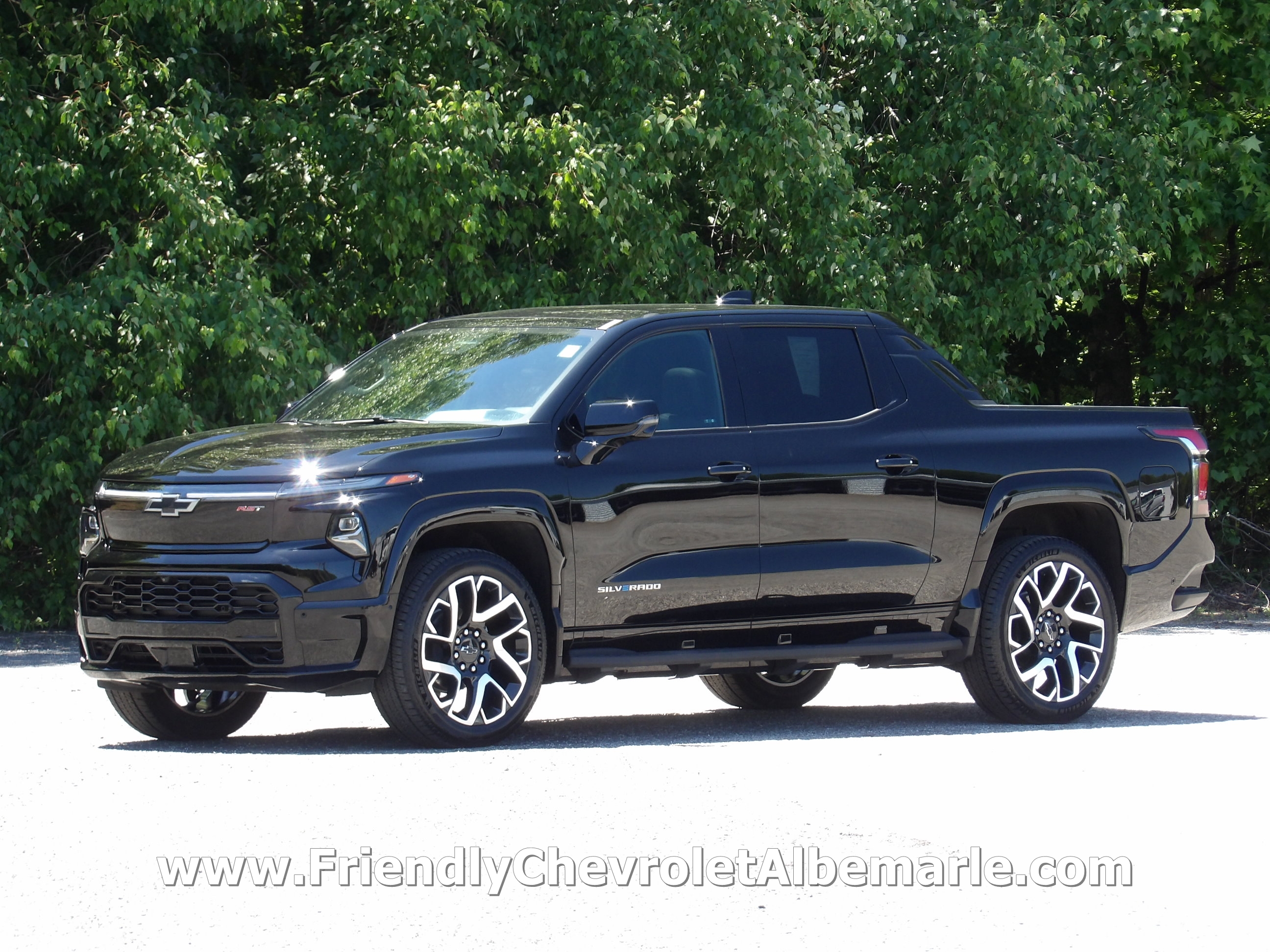 2024 Chevrolet Silverado EV RST's photo