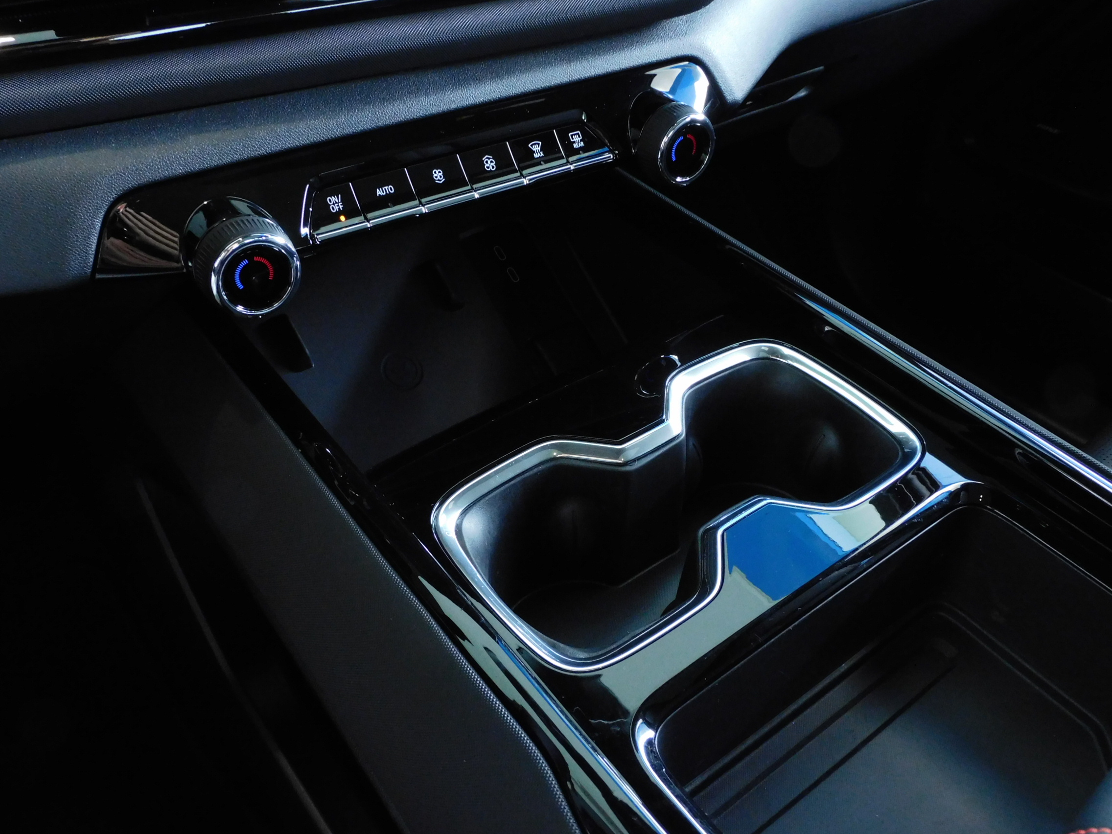 2024 Chevrolet Silverado EV RST photo 28