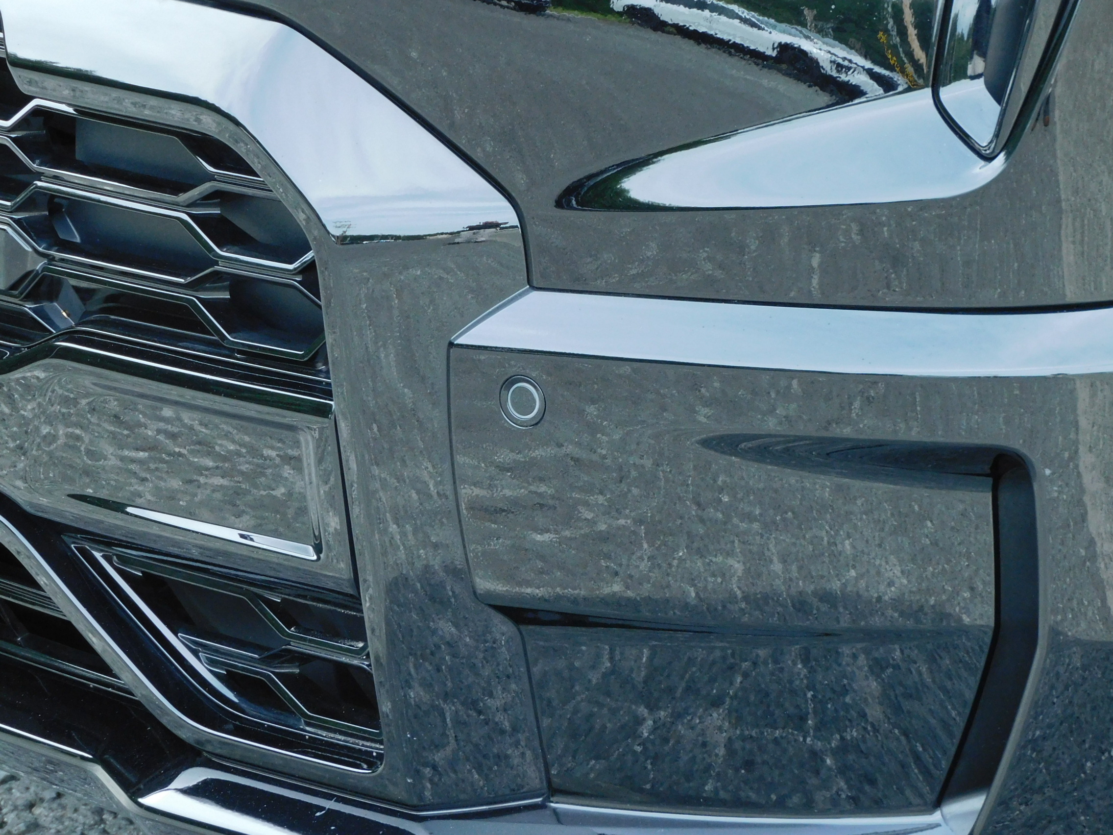2024 Chevrolet Silverado EV RST photo 8