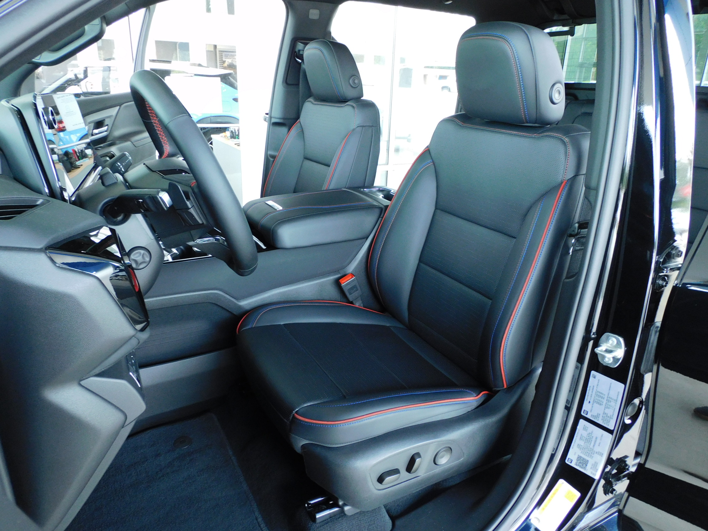 2024 Chevrolet Silverado EV RST photo 18