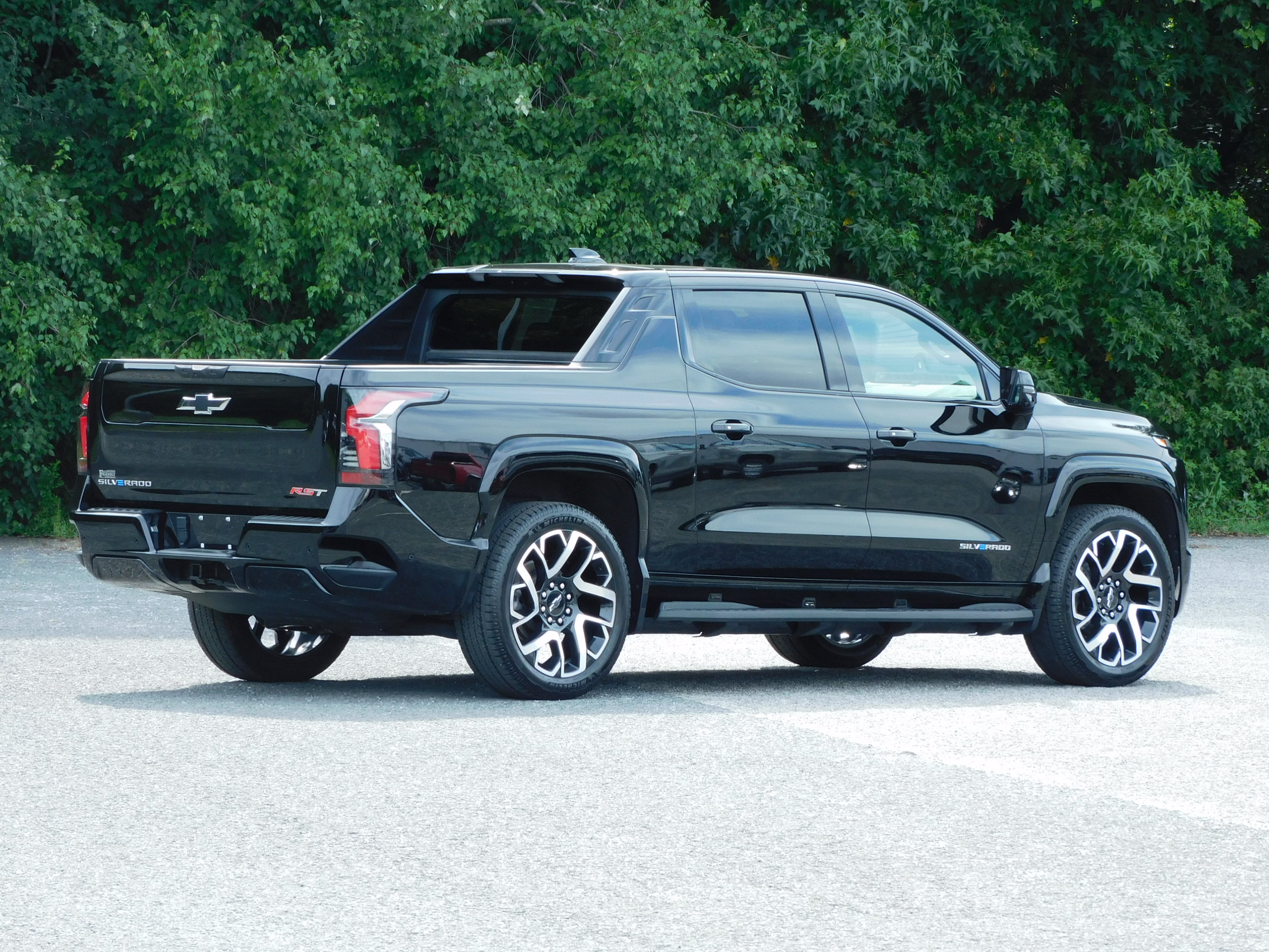 2024 Chevrolet Silverado EV RST photo 5