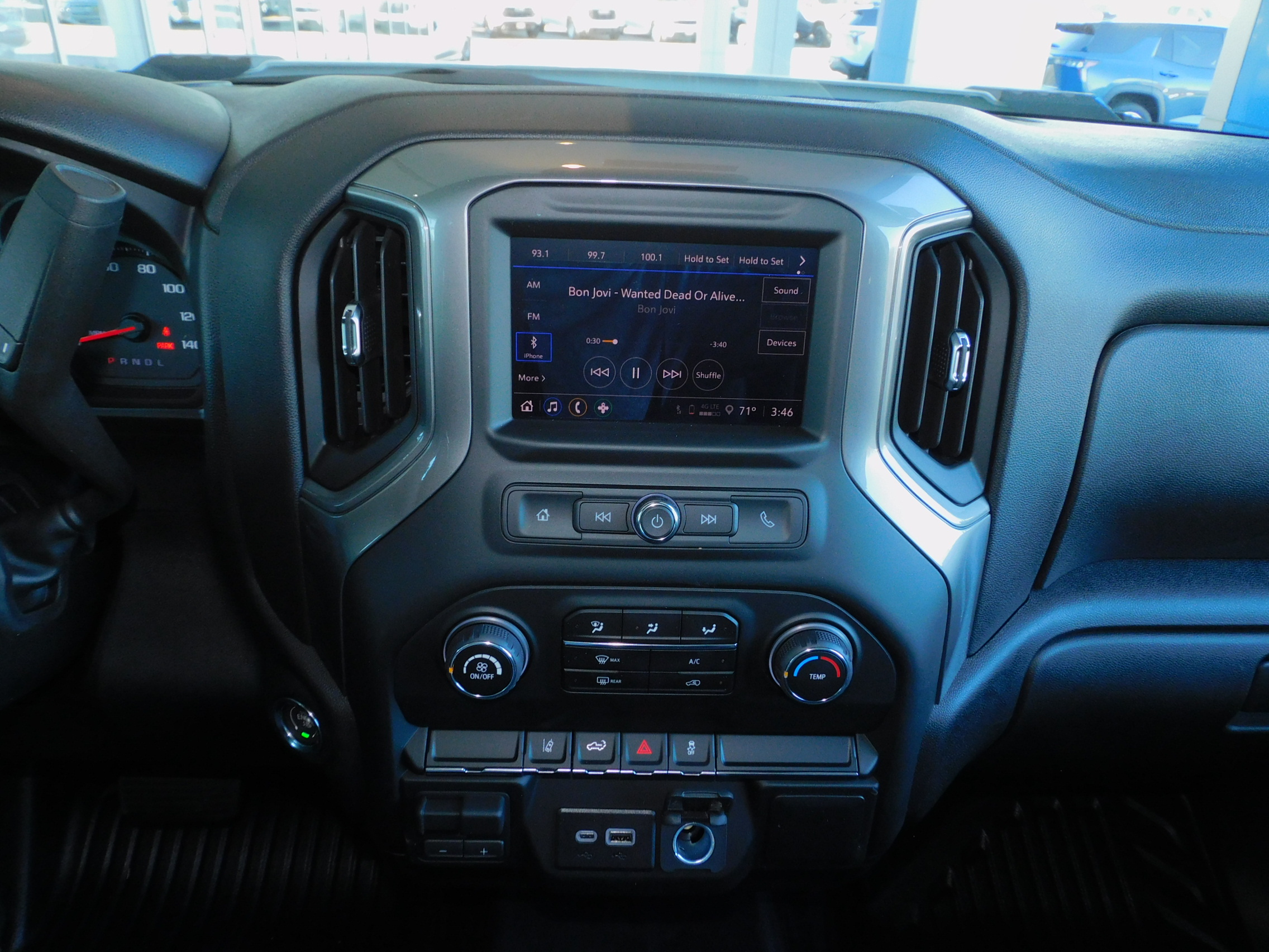 2026 Chevrolet Silverado 2500HD photo 2