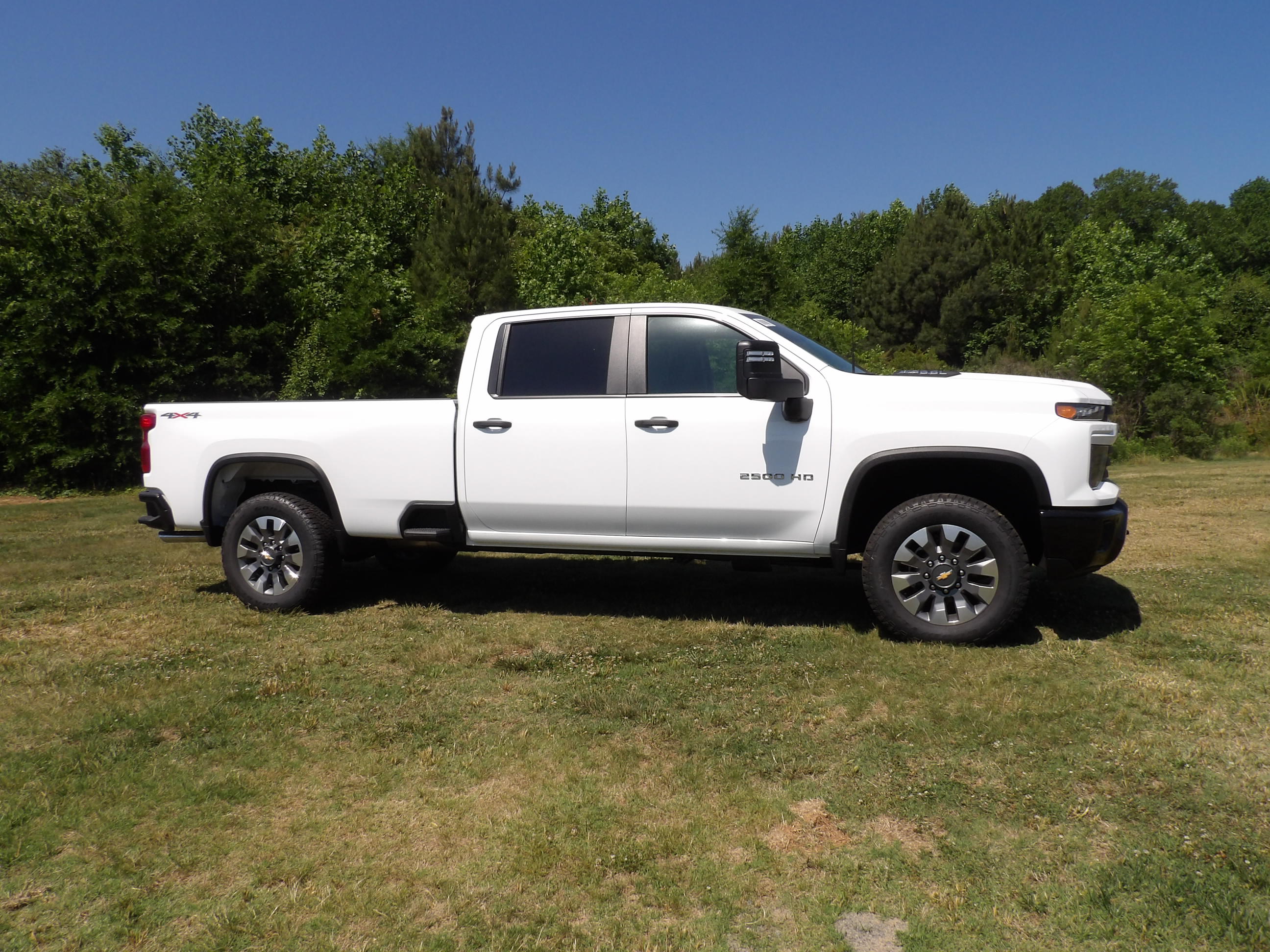 New 2026 Summit White Chevrolet Custom image 10