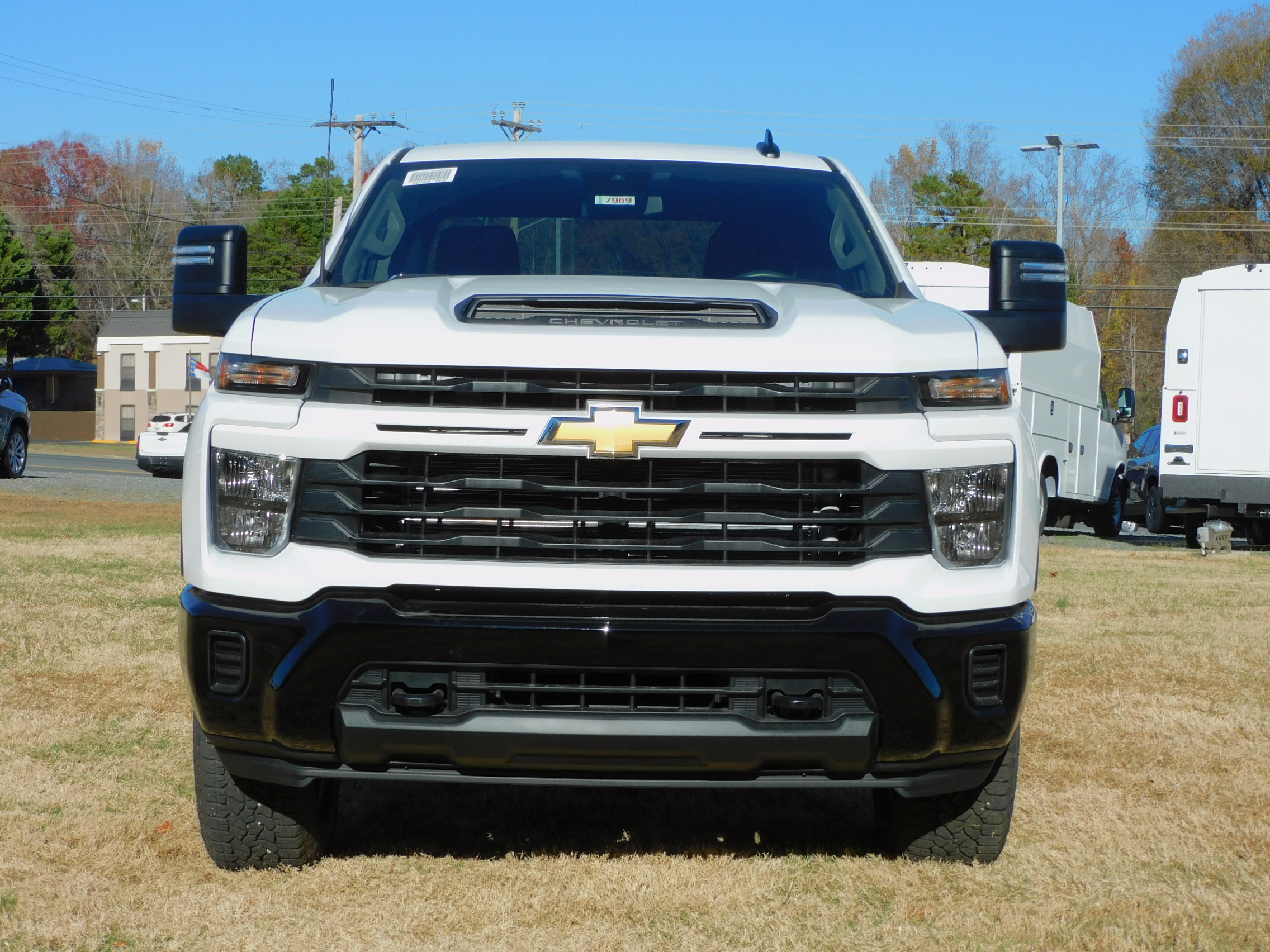 2026 Chevrolet Silverado 2500HD Custom photo 3
