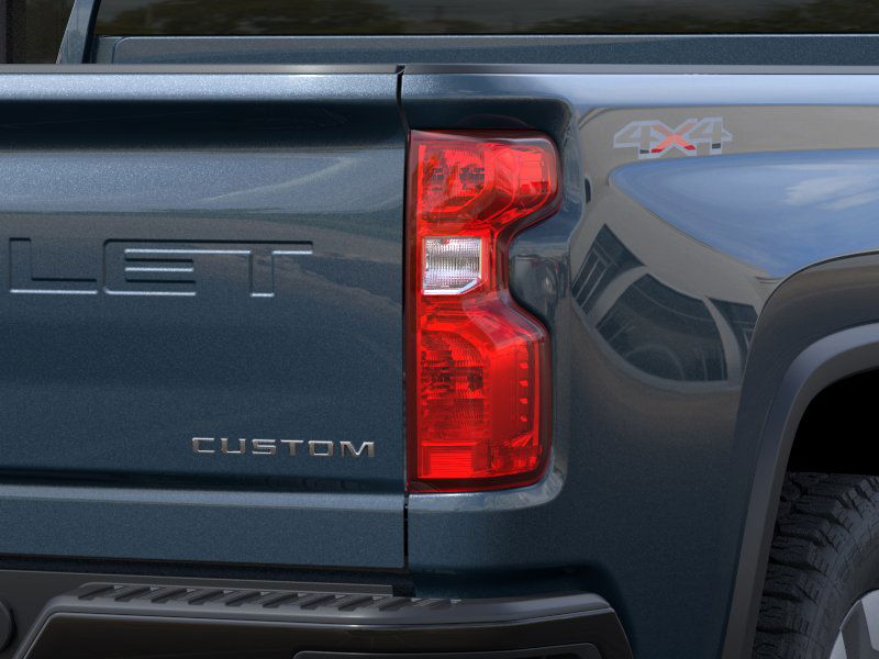 2025 Chevrolet Silverado 2500HD Custom photo 11