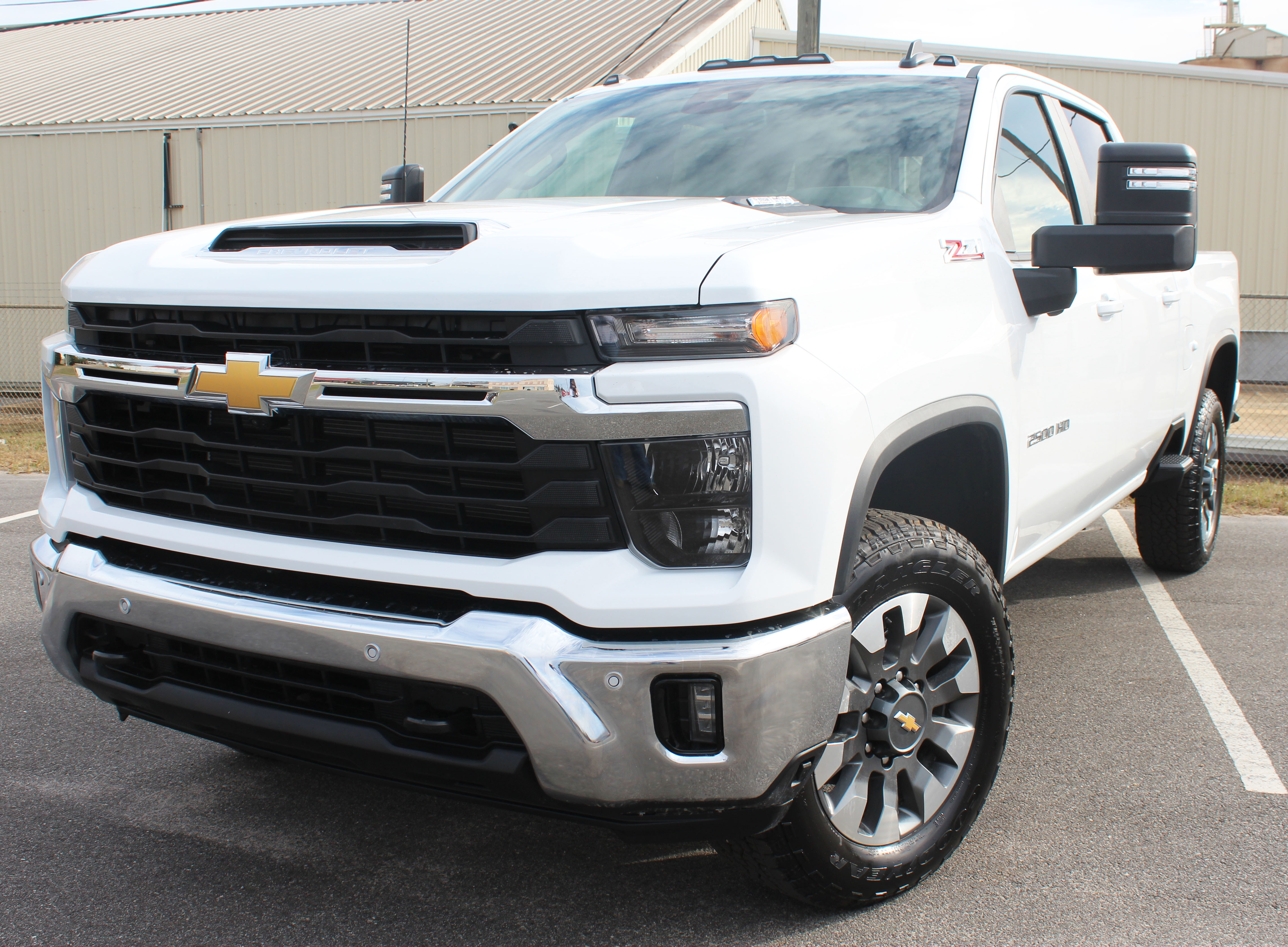 2026 Chevrolet Silverado 2500HD LT's photo