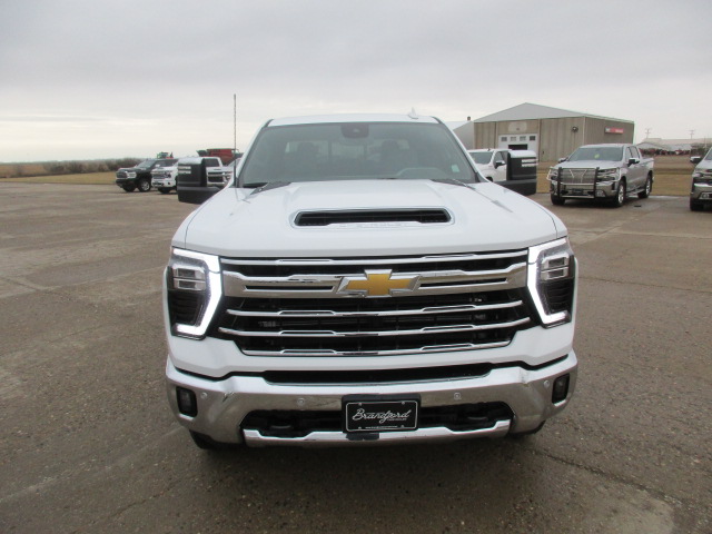 2026 Chevrolet Silverado 2500HD LTZ photo 3