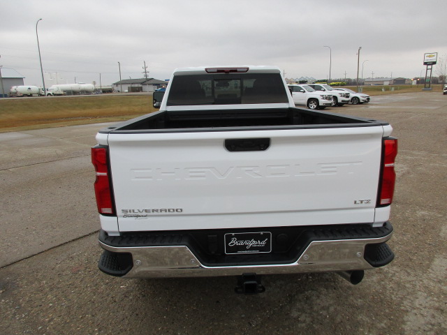 2026 Chevrolet Silverado 2500HD LTZ photo 4