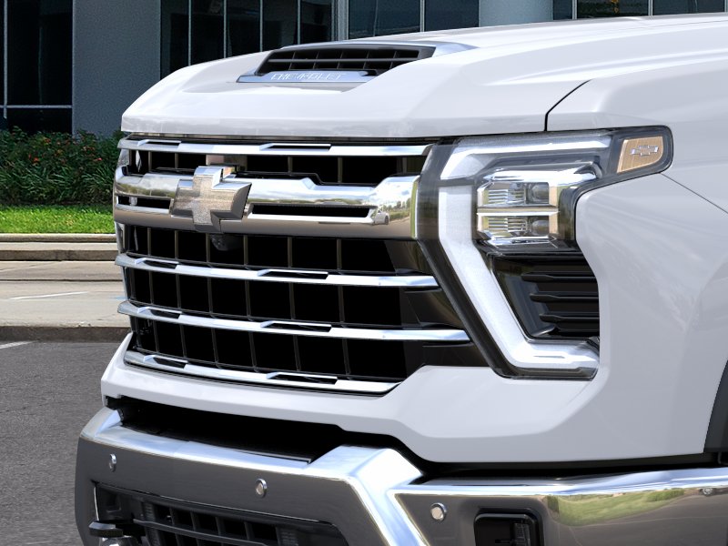 New 2025 Summit White Chevrolet LTZ image 37