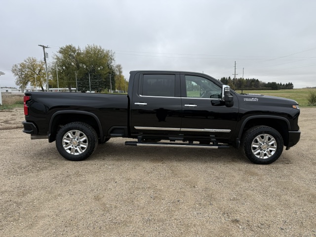 2025 Chevrolet Silverado 2500HD High Country photo 3
