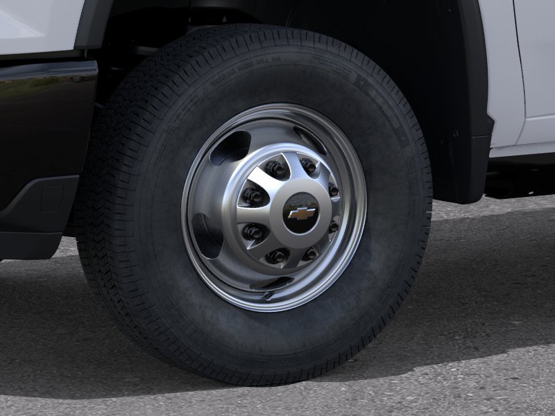New 2026 Summit White Chevrolet WT DRW image 34