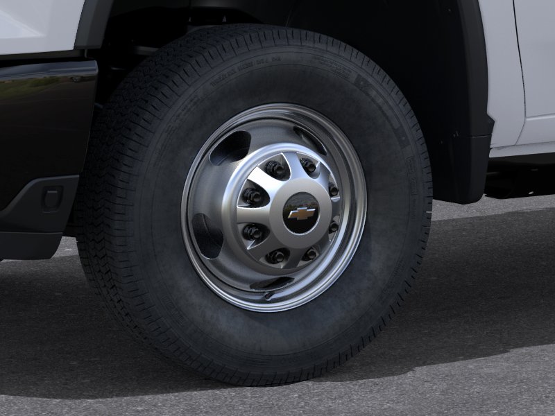New 2026 Summit White Chevrolet WT DRW image 33
