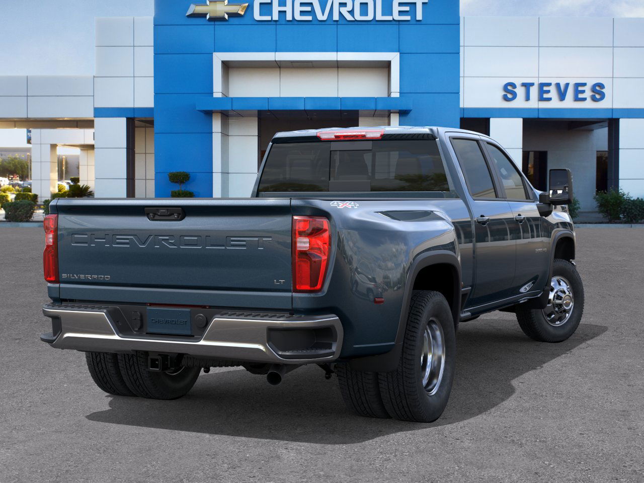 2025 Chevrolet Silverado 3500HD LT photo 4
