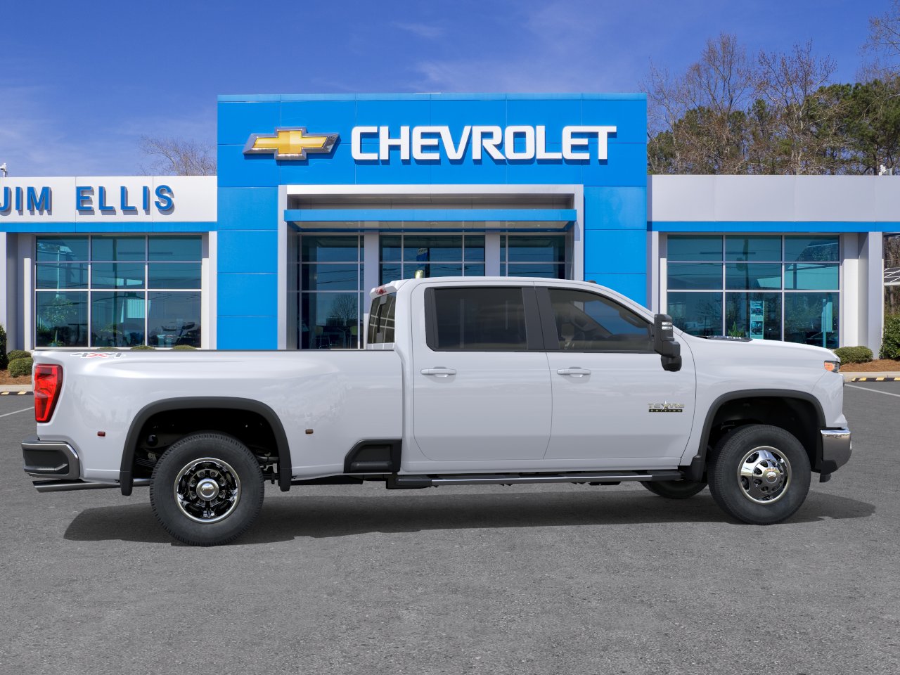 New 2026 Summit White Chevrolet LT DRW image 40