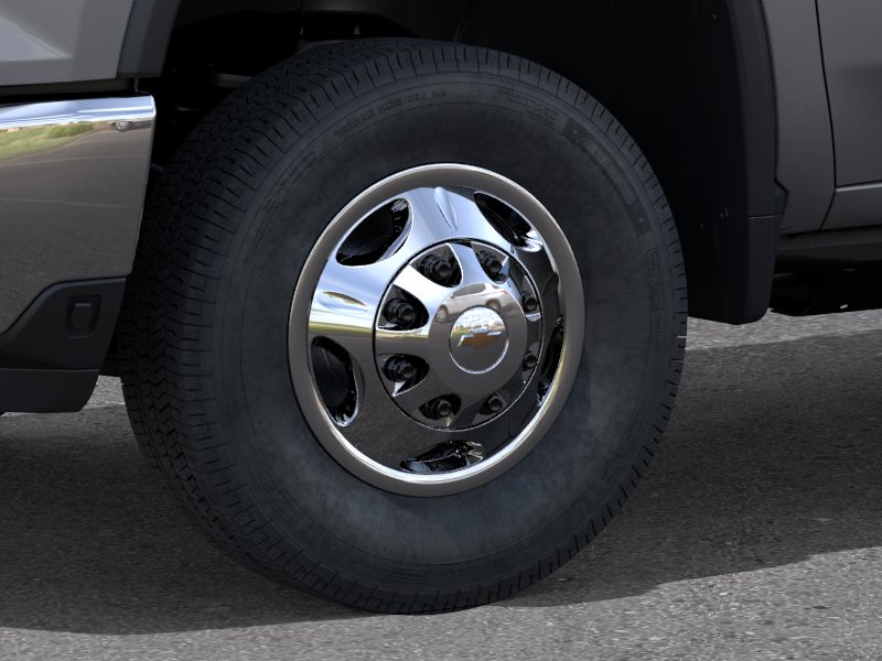 New 2026 Sterling Gray Metallic Chevrolet LT DRW image 33