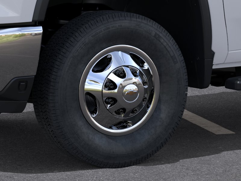 New 2026 Summit White Chevrolet LT DRW image 33