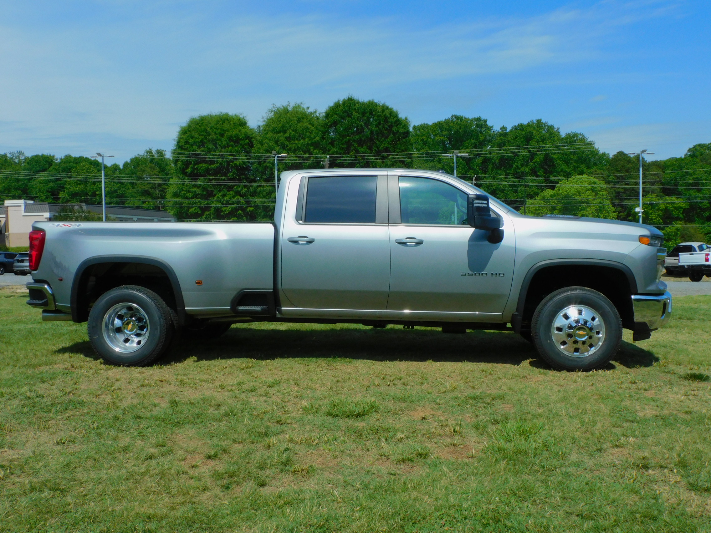 2026 Chevrolet Silverado 3500 HD LT - Photo 10