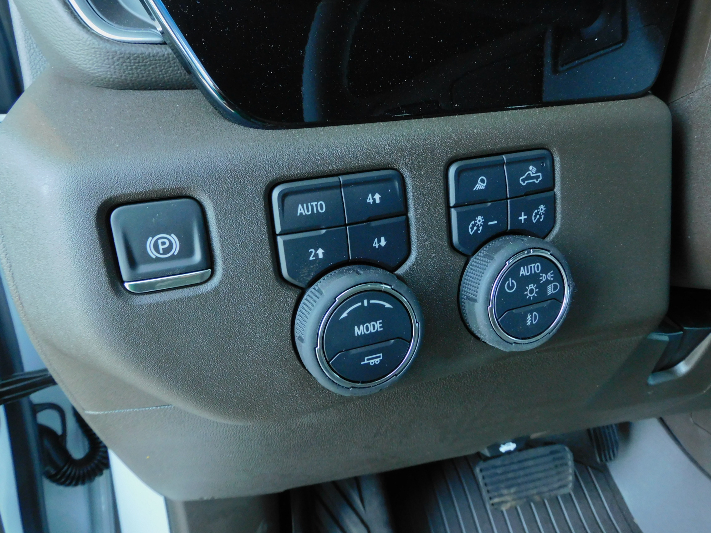 2025 Chevrolet Silverado 3500HD LTZ photo 19