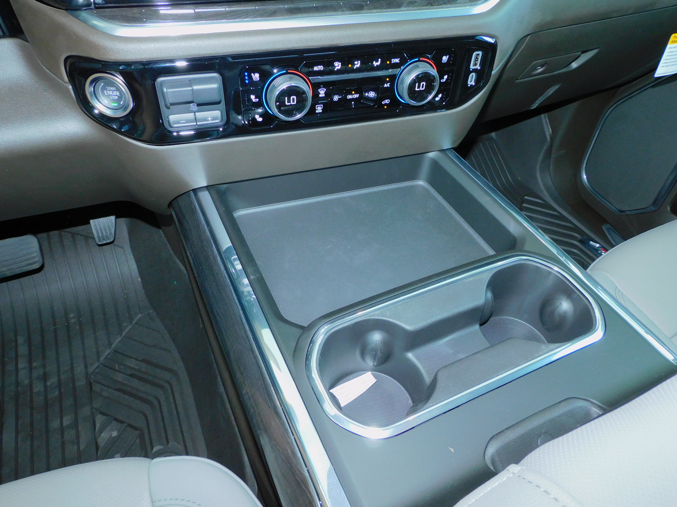 2025 Chevrolet Silverado 3500HD LTZ photo 31