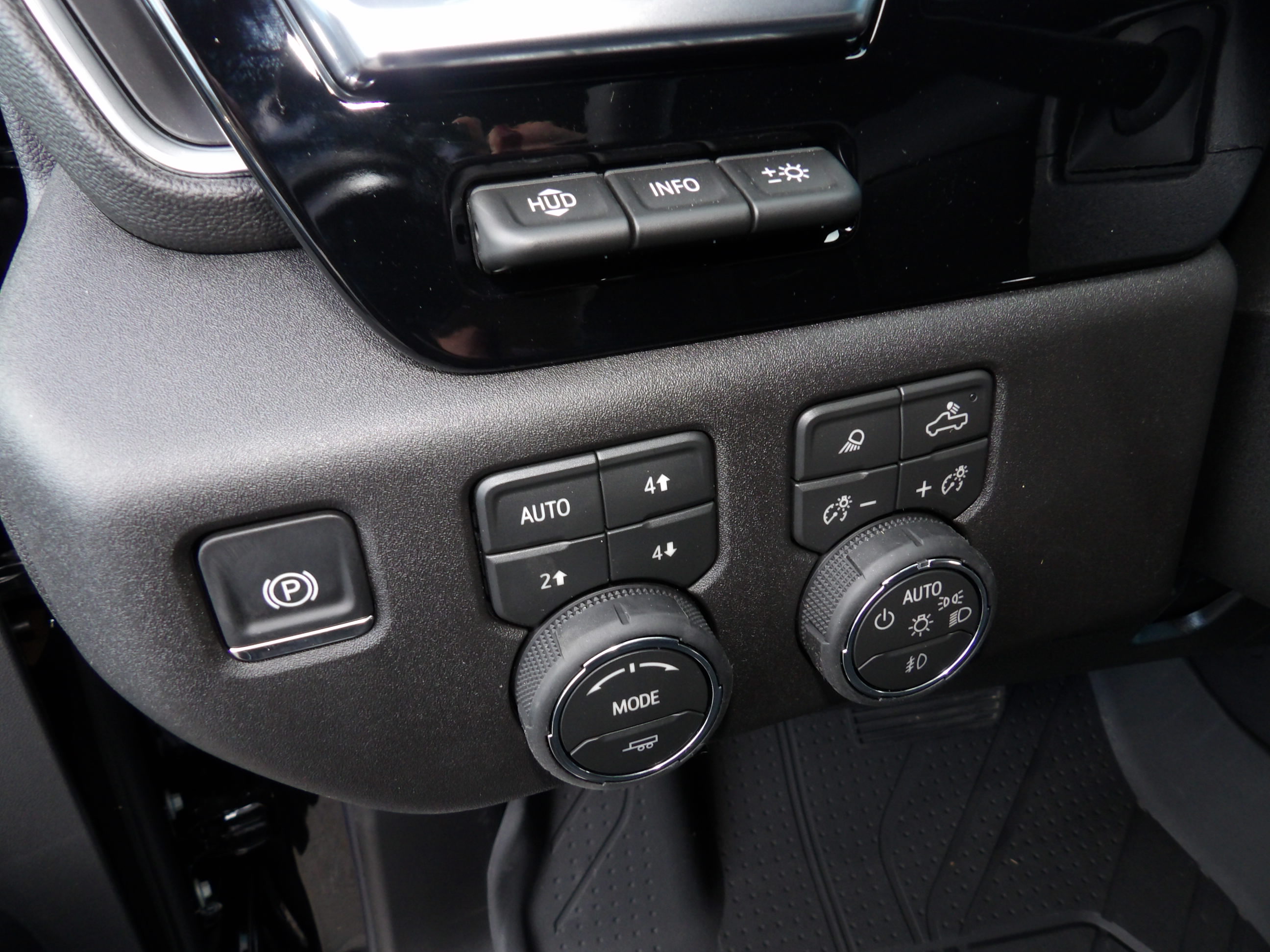 2026 Chevrolet Silverado 3500 HD LTZ - Photo 22