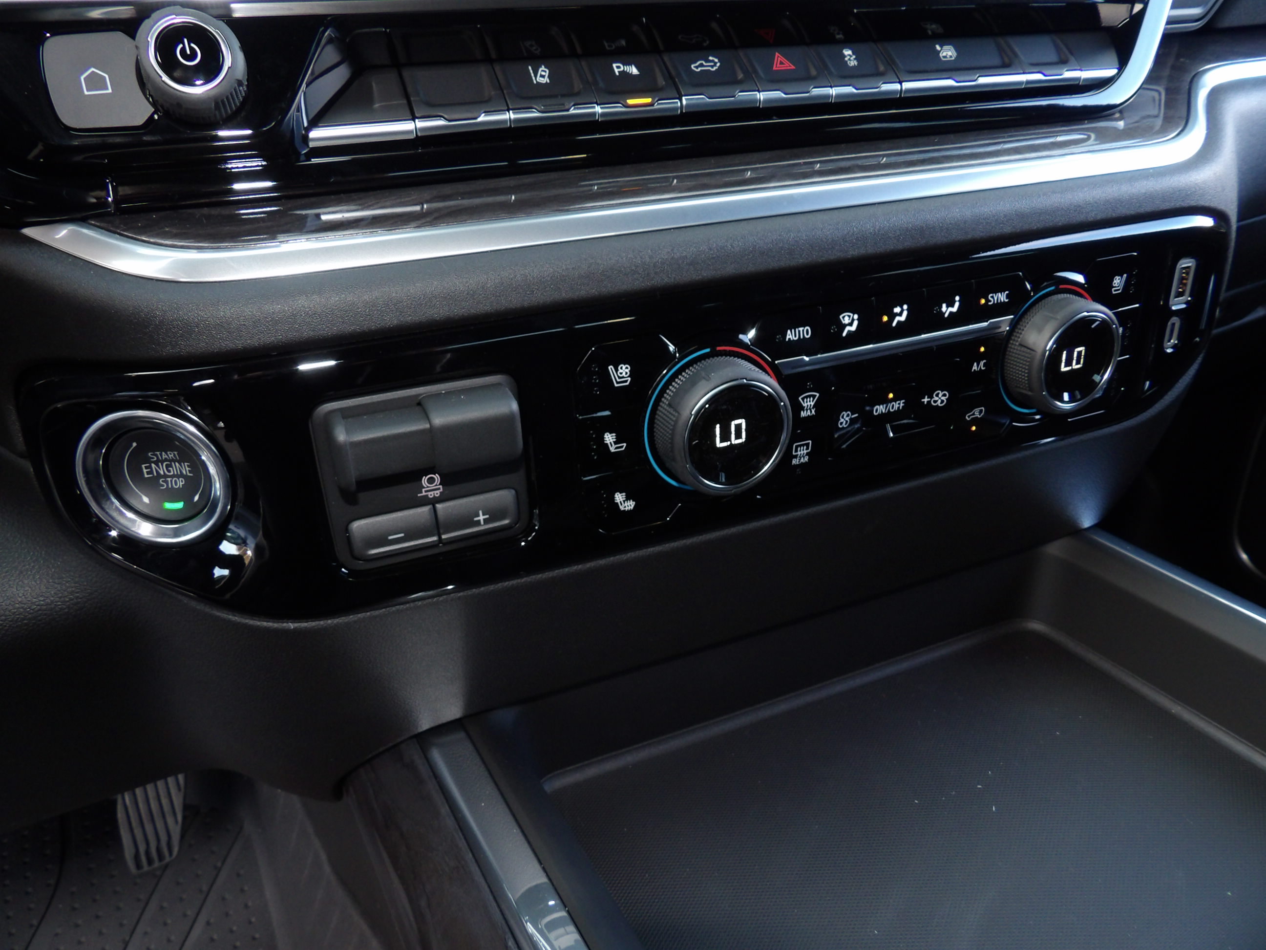 2026 Chevrolet Silverado 3500 HD LTZ - Photo 6