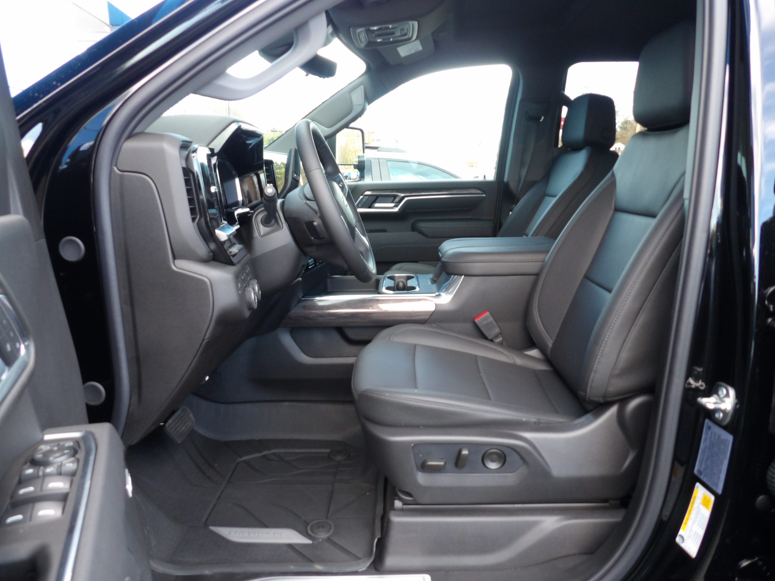 2026 Chevrolet Silverado 3500 HD LTZ - Photo 17