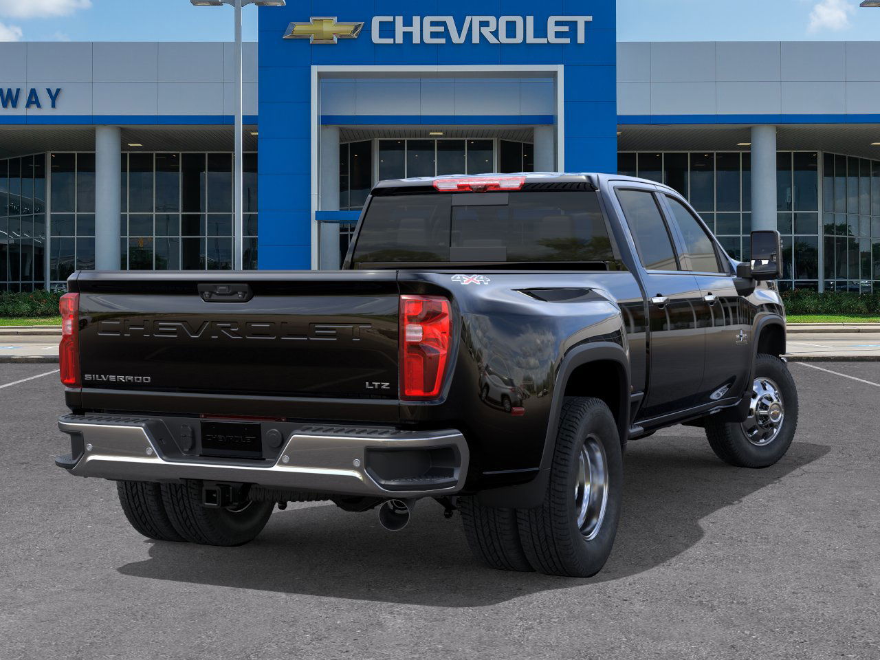 2025 Chevrolet Silverado 3500HD LTZ photo 4