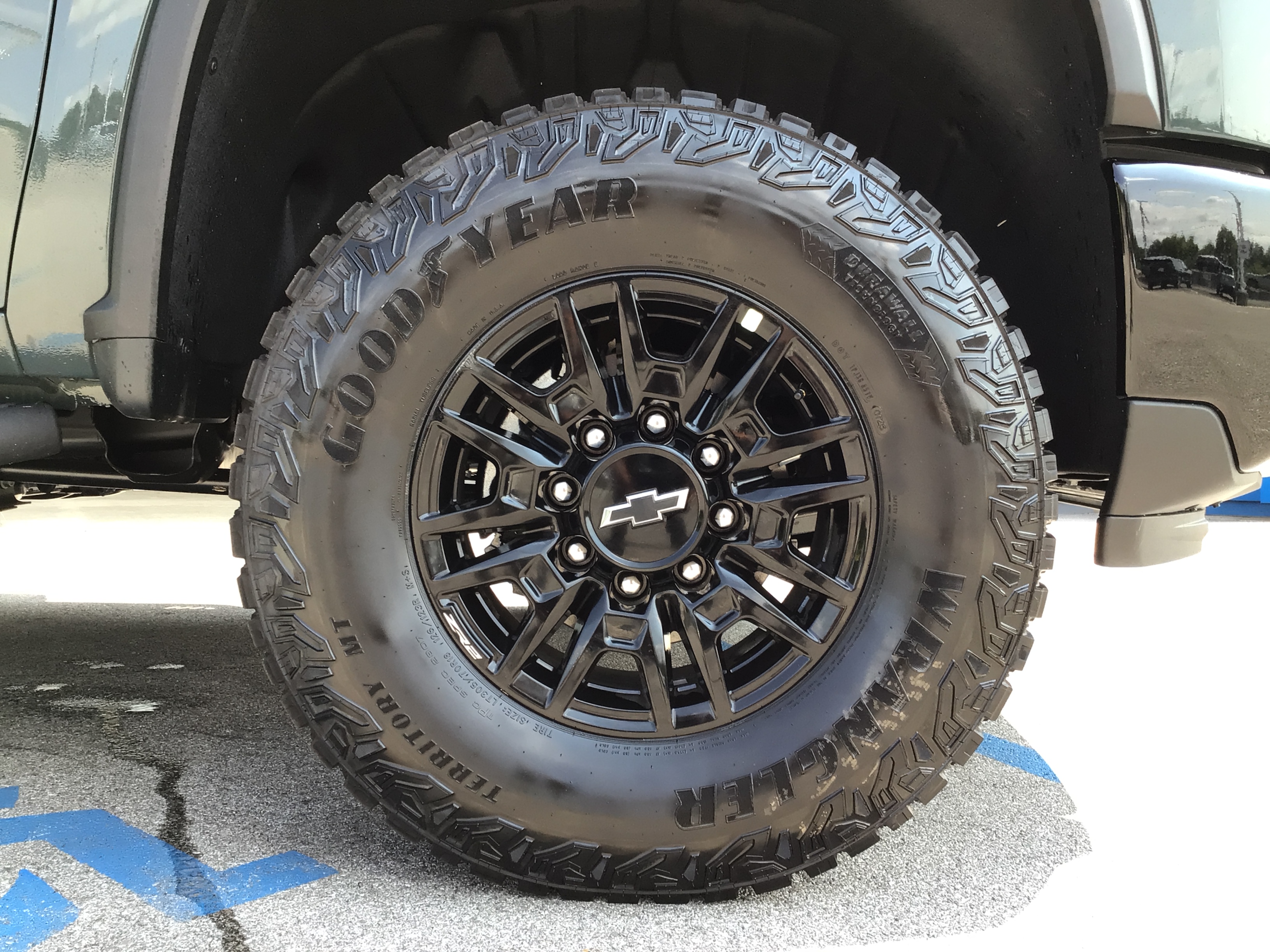 2026 Chevrolet Silverado 2500 HD ZR2 - Photo 12
