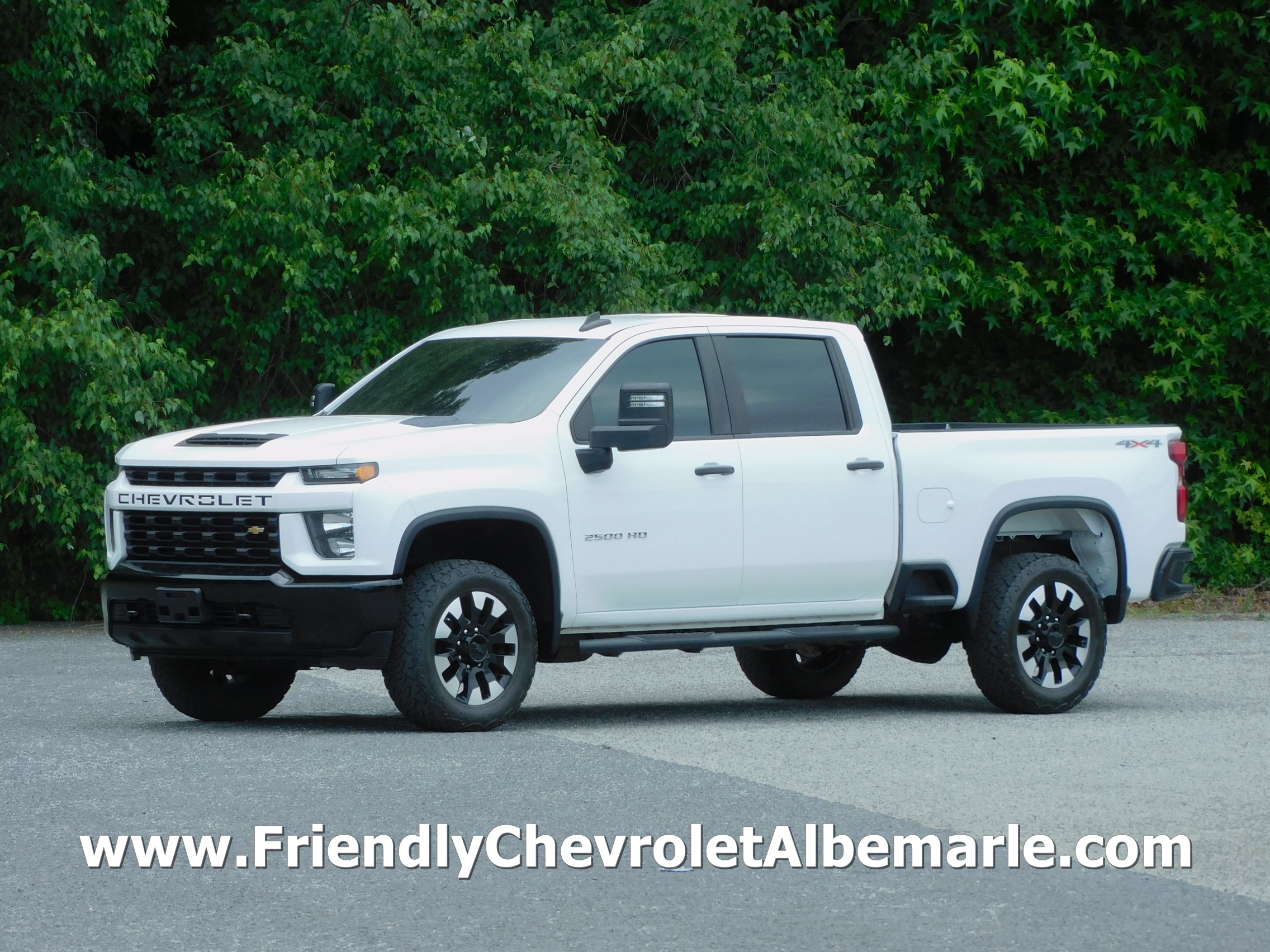 2020 Chevrolet Silverado HD Custom 4WD Crew Cab Standard Box's photo