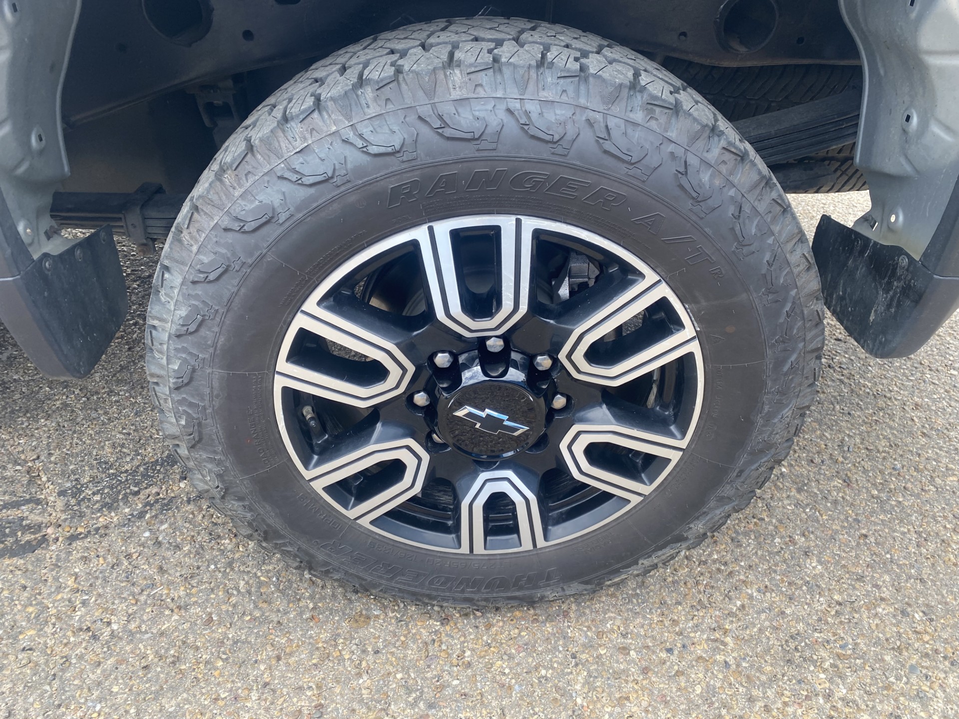 Used 2022 Silver Ice Metallic Chevrolet Custom image 6