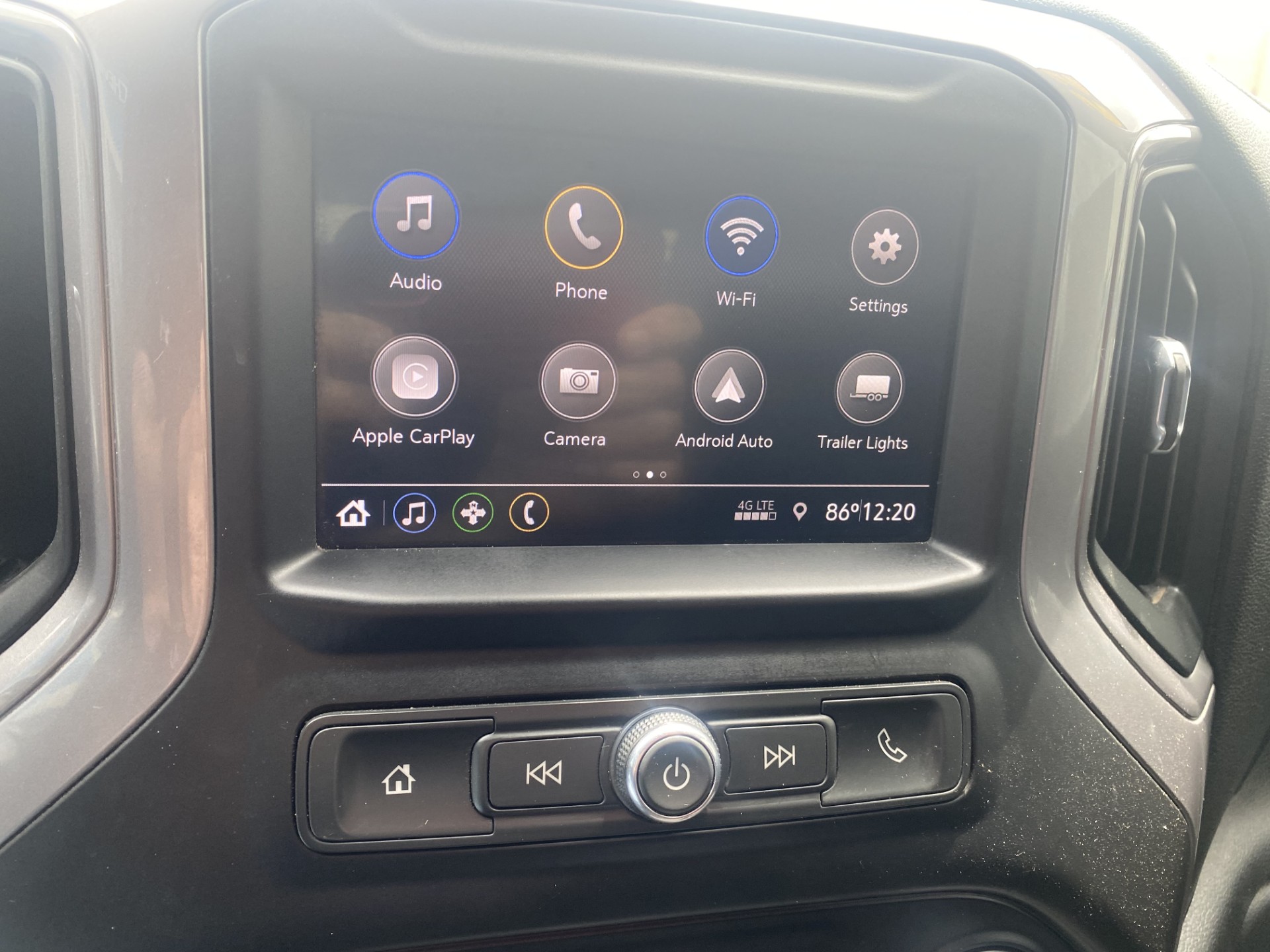 Used 2022 Silver Ice Metallic Chevrolet Custom image 19