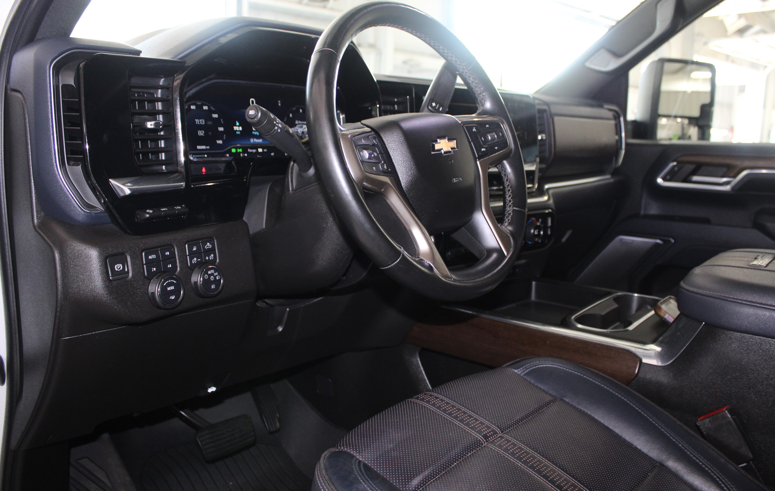 2024 Chevrolet Silverado 2500HD High Country photo 7