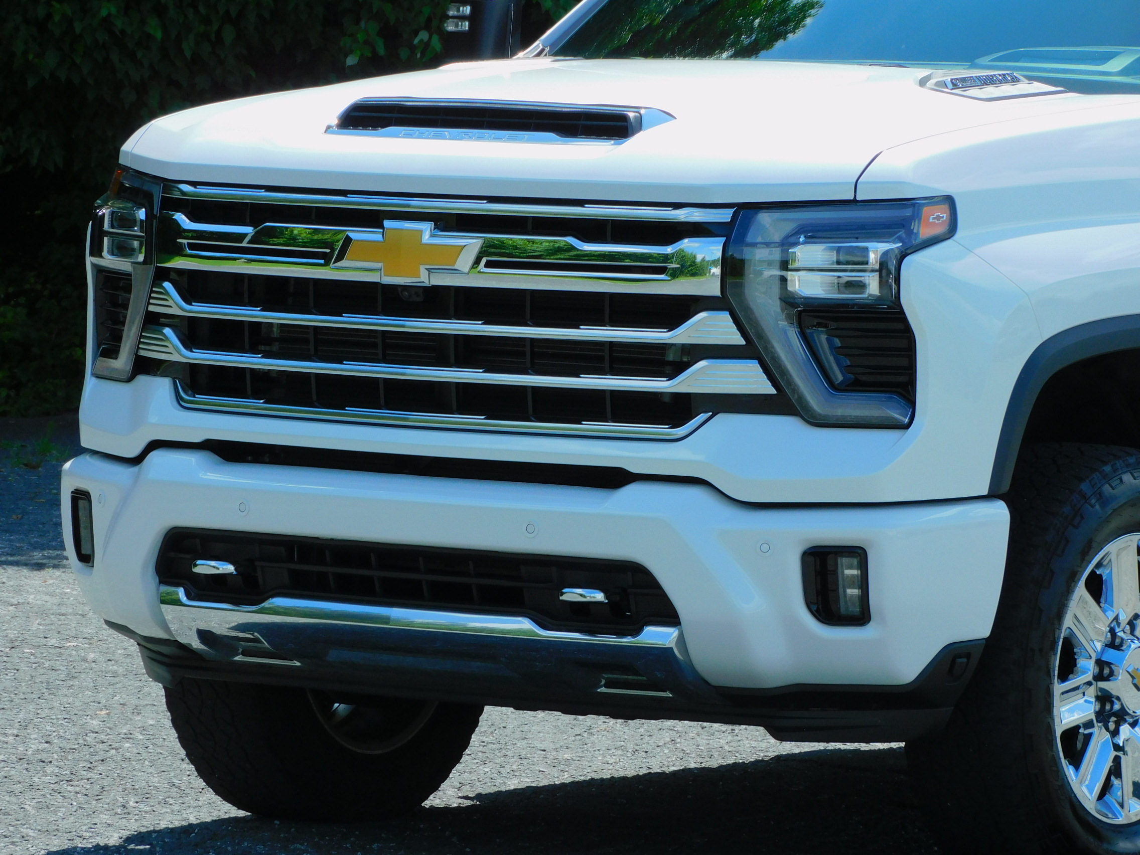 2024 Chevrolet Silverado 2500HD High Country photo 3