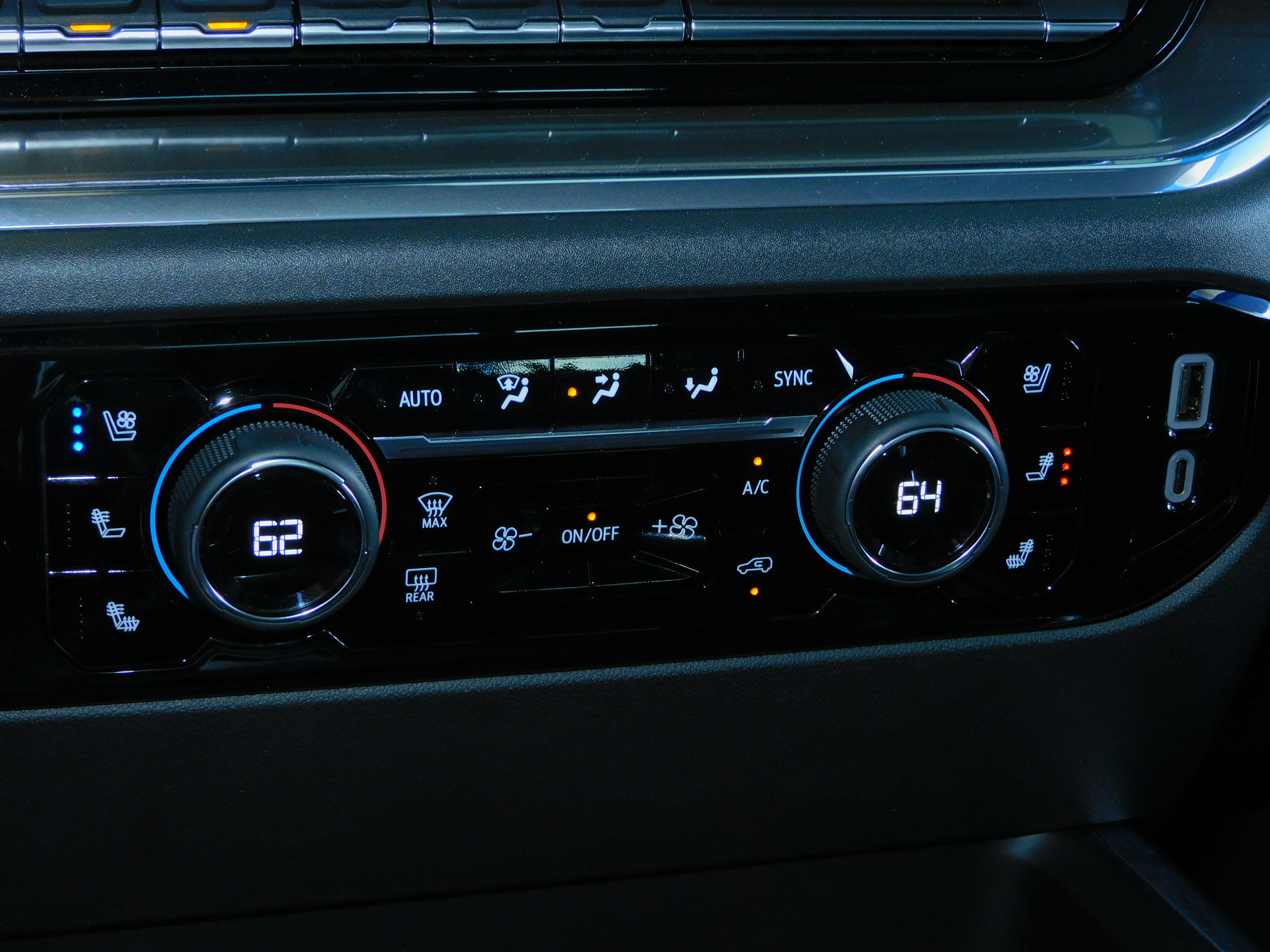 2024 Chevrolet Silverado 2500HD High Country photo 26