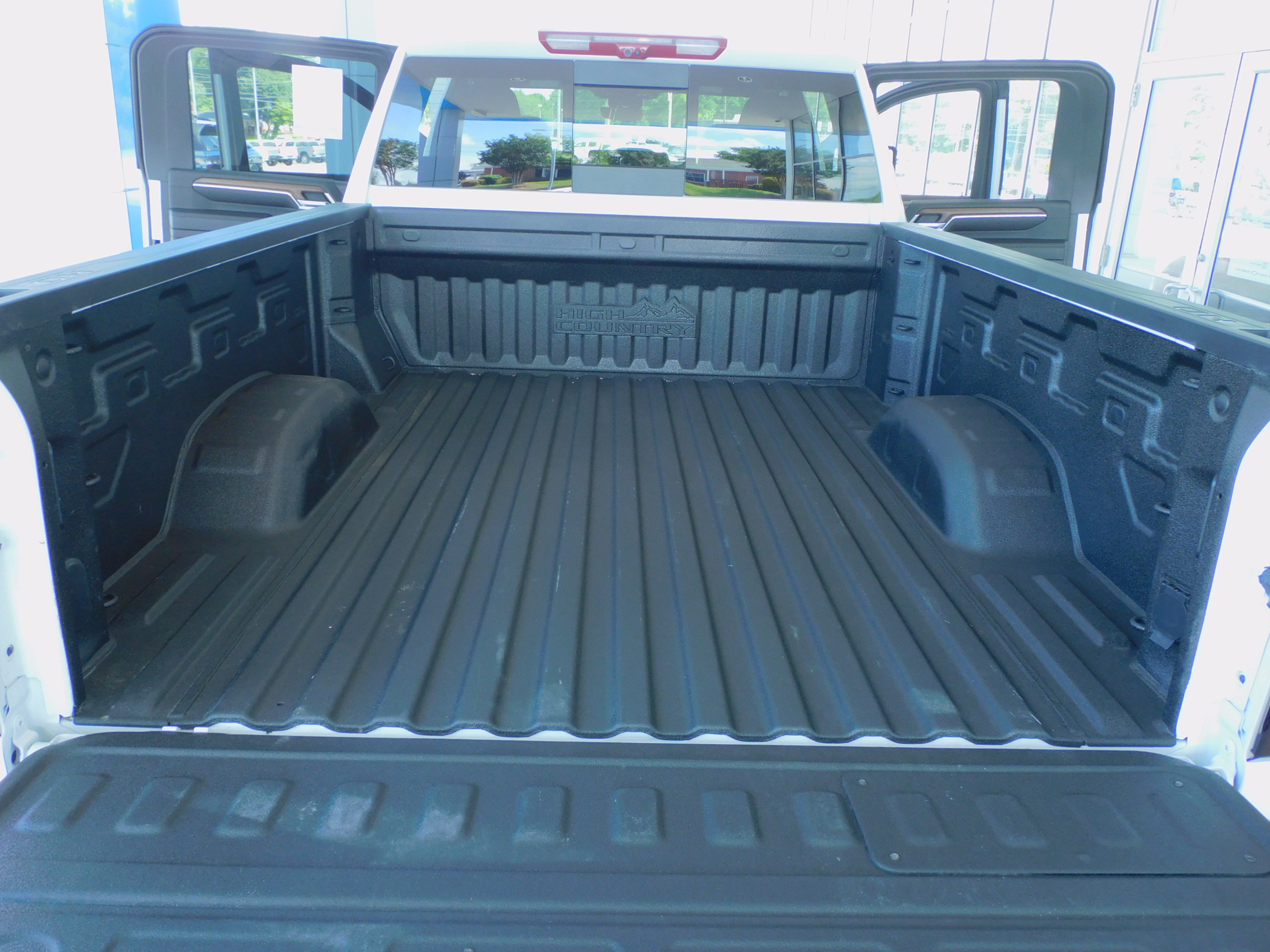 2024 Chevrolet Silverado 2500HD High Country photo 9